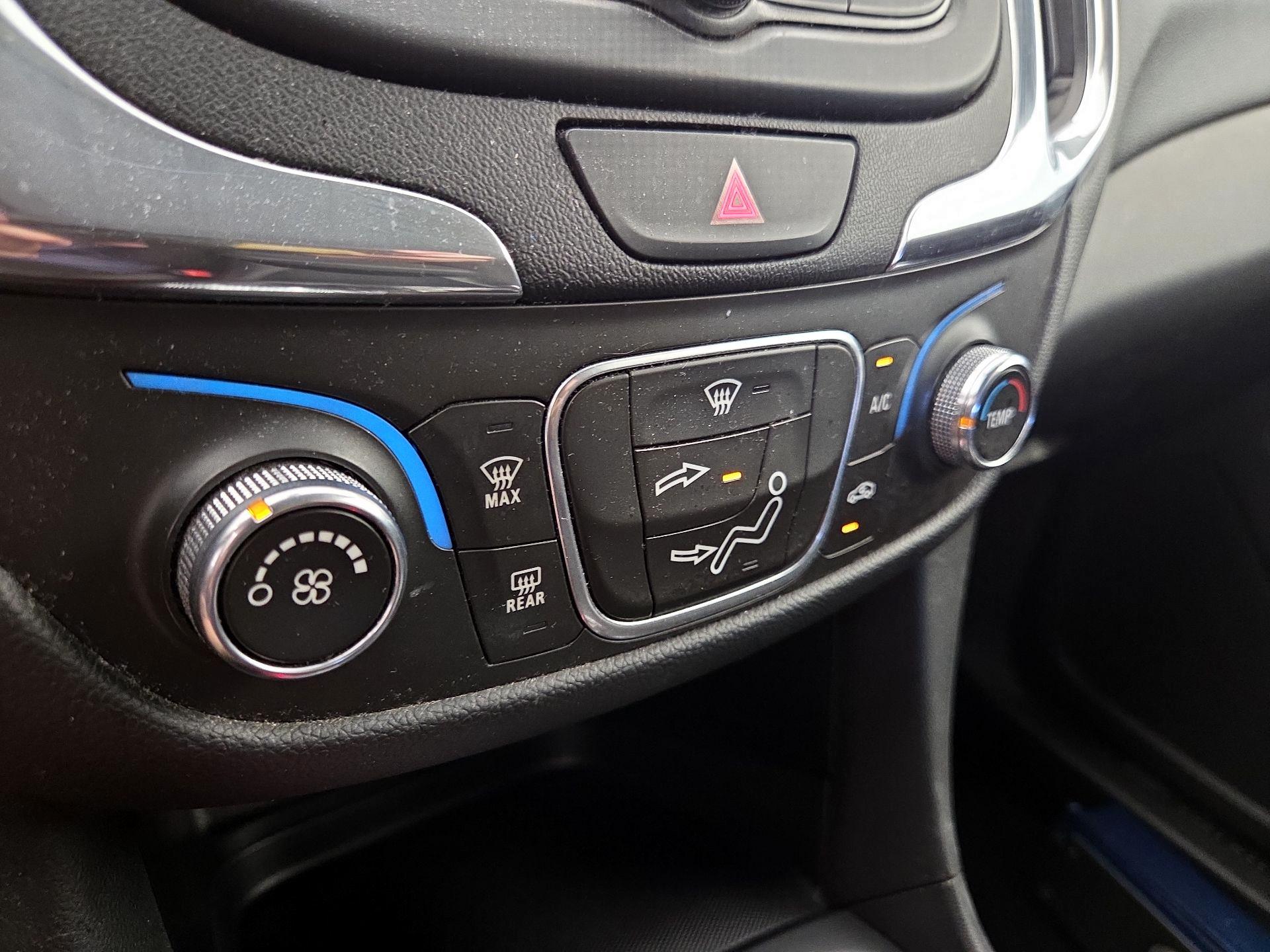 Thumbnail: 2018 Chevrolet Equinox - 16
