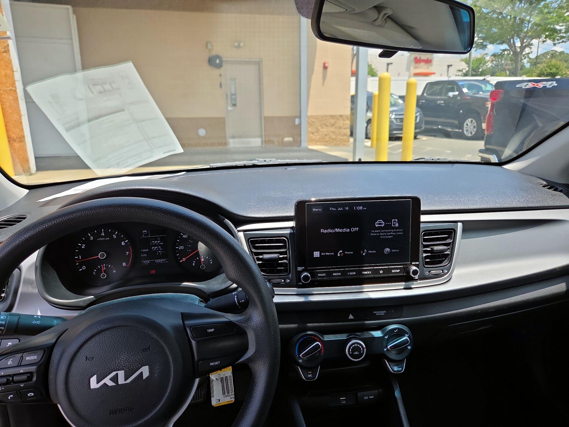 Thumbnail: 2022 Kia Rio - 9