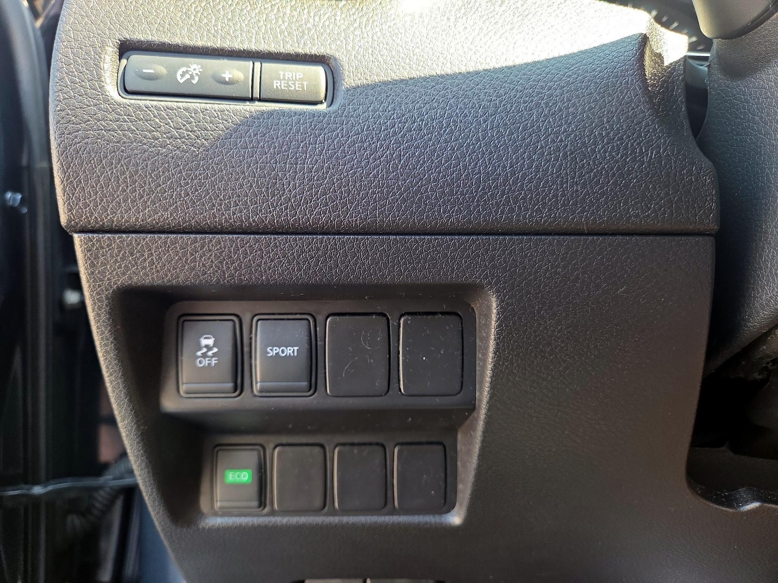 2016 Nissan Rogue SV - Photo 14