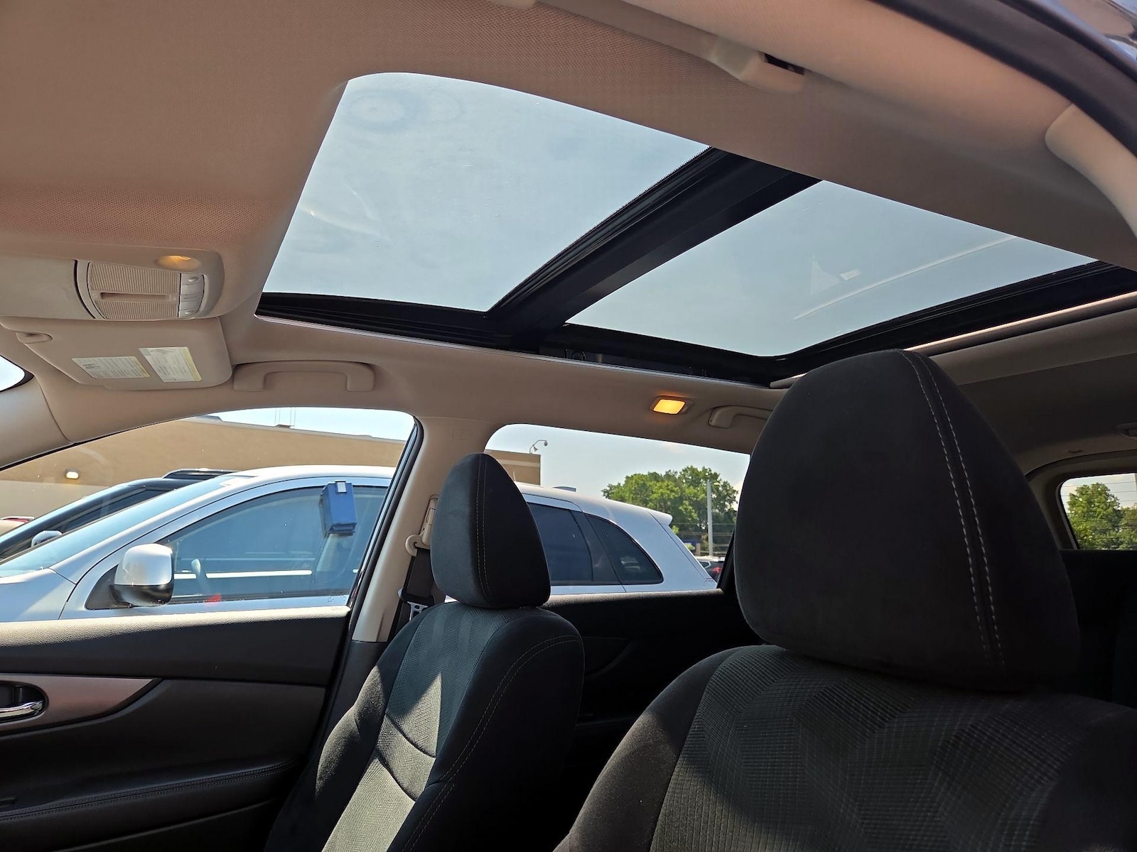 2016 Nissan Rogue SV - Photo 20