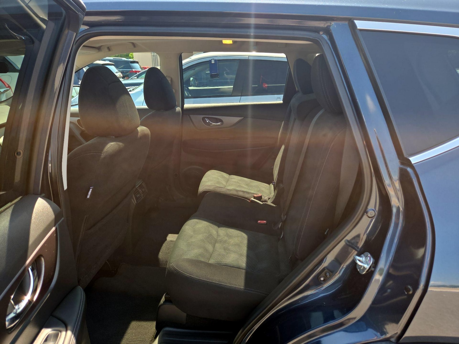 2016 Nissan Rogue SV - Photo 21