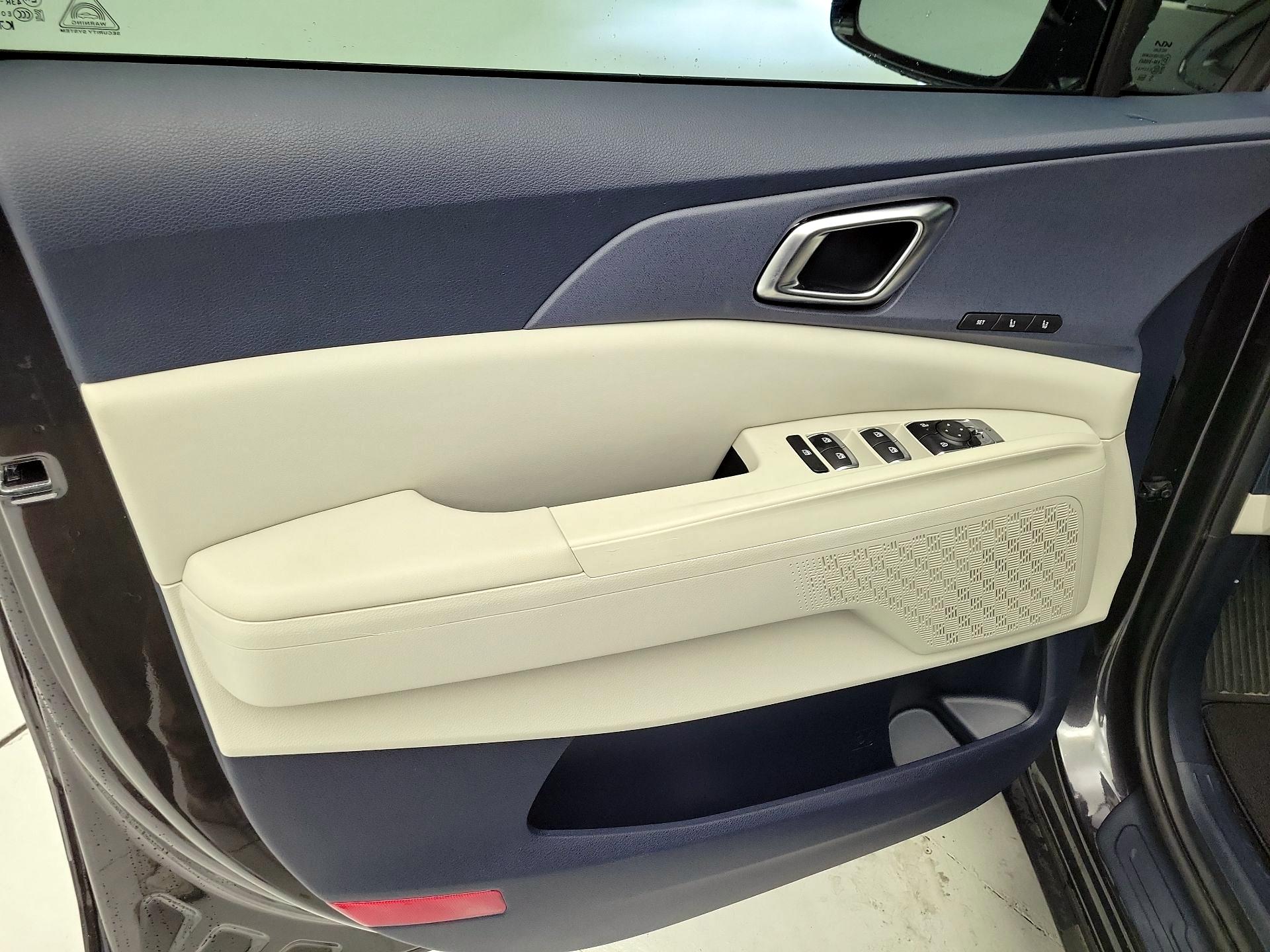 Thumbnail: 2026 Kia Carnival - 12