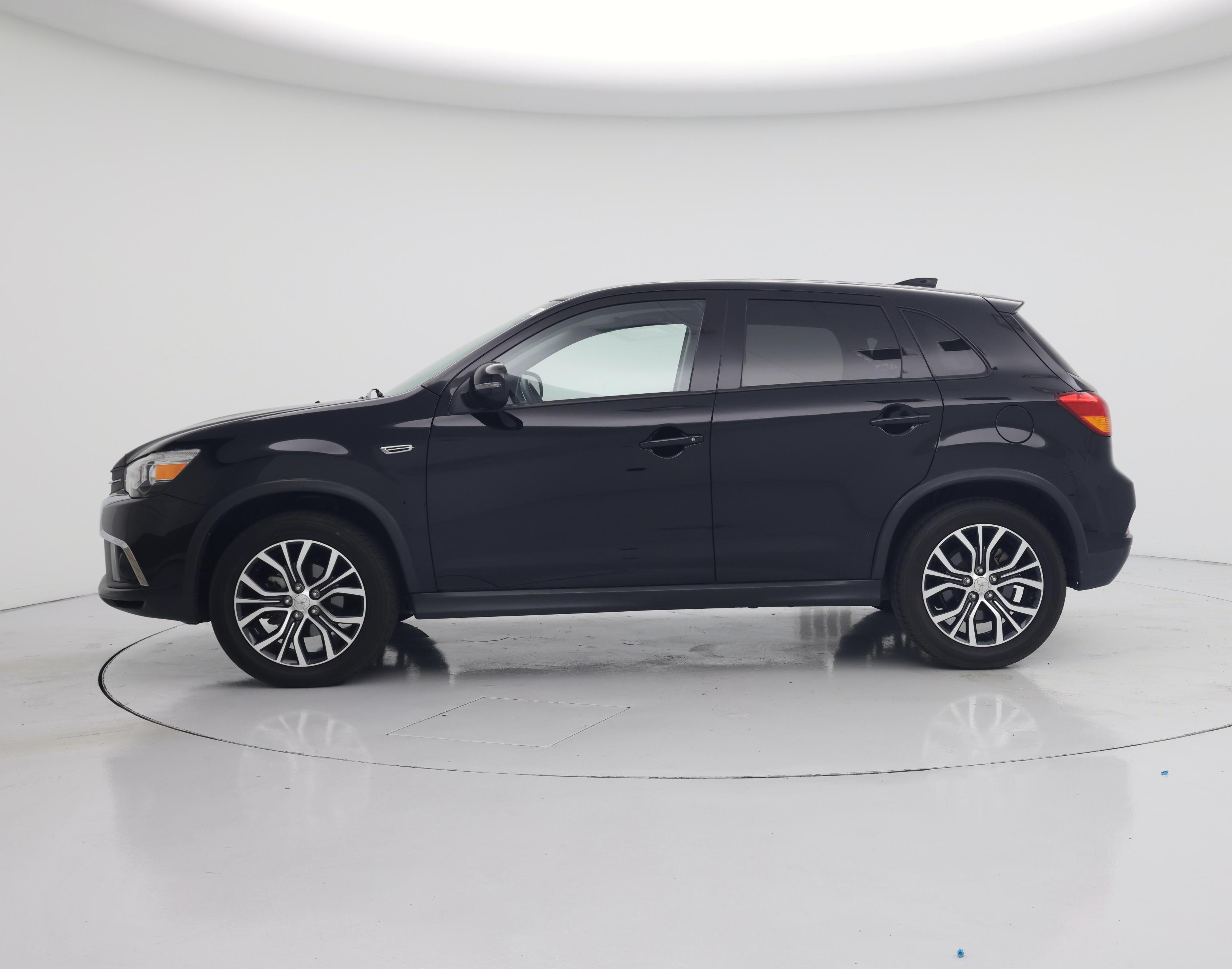 Thumbnail: 2019 Mitsubishi Outlander Sport - 3