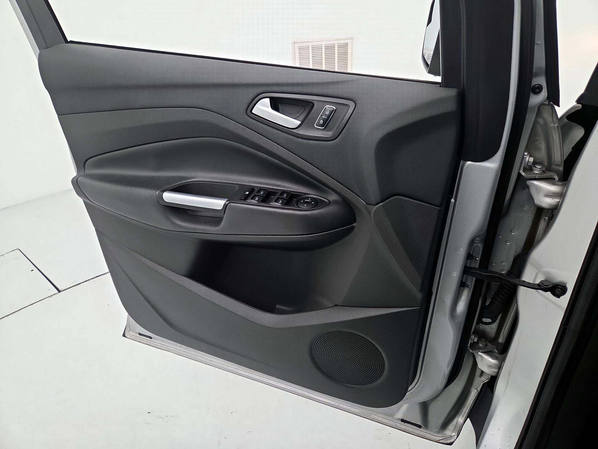 Thumbnail: 2016 Ford Escape - 12