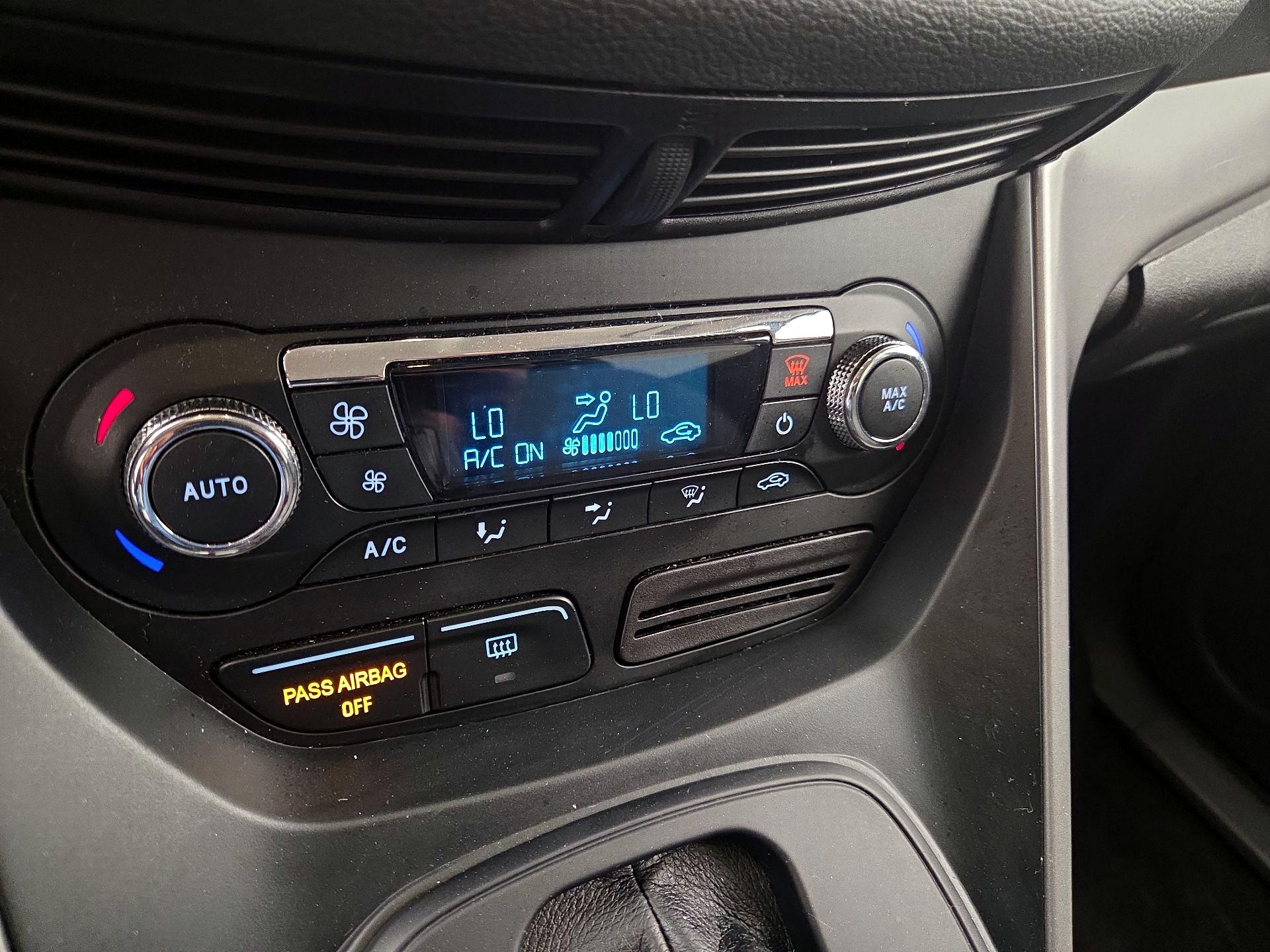Thumbnail: 2016 Ford Escape - 17