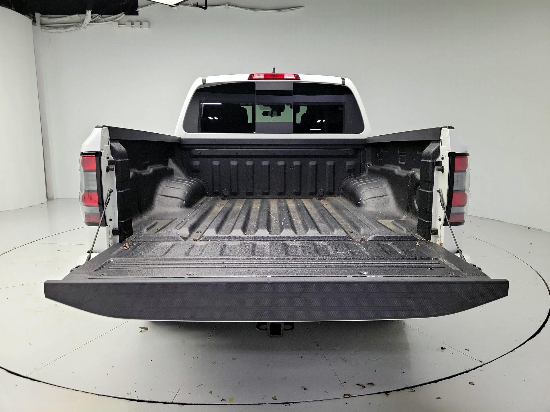Thumbnail: 2023 Nissan Frontier - 20