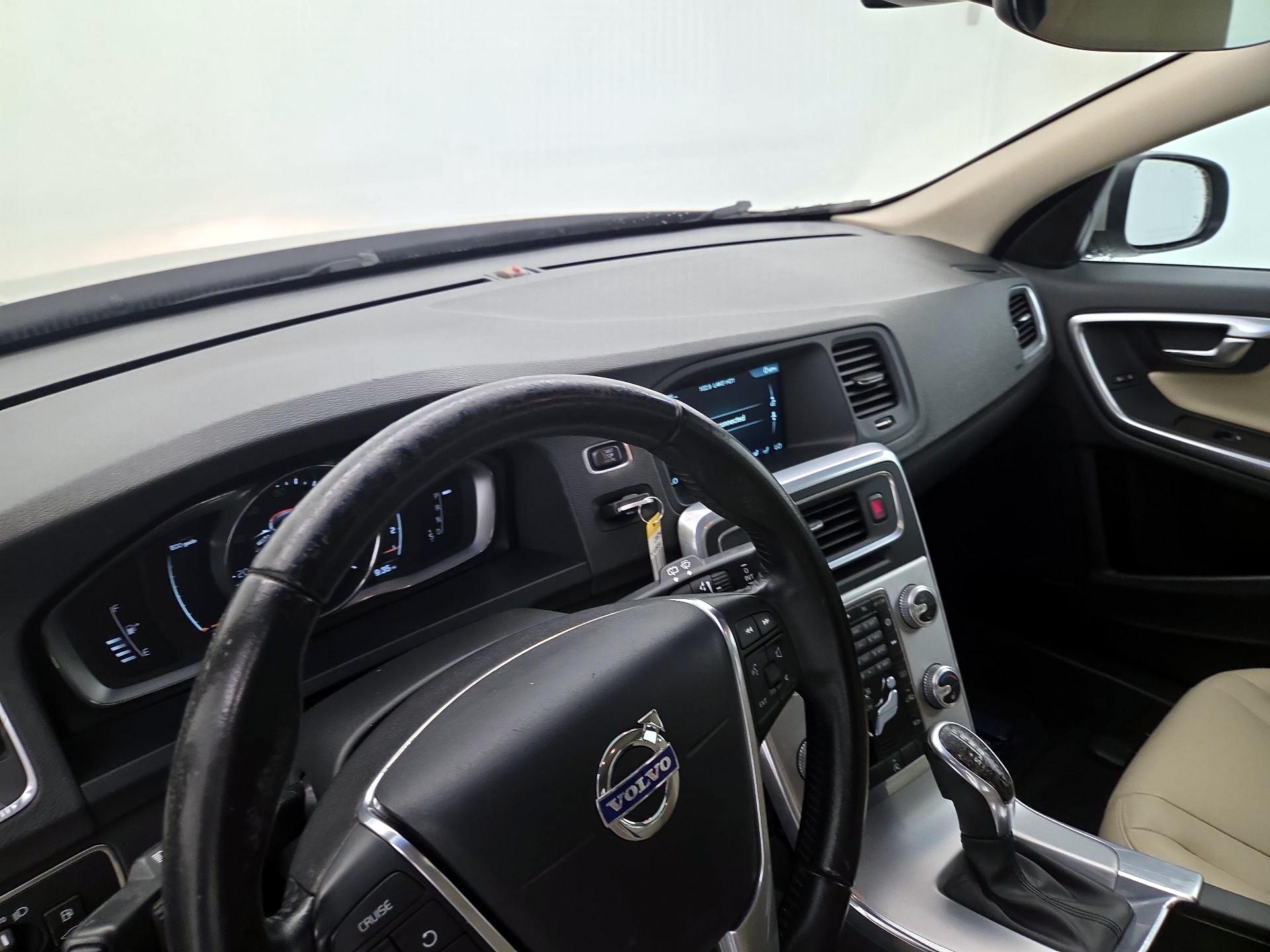 Thumbnail: 2017 Volvo V60 - 9