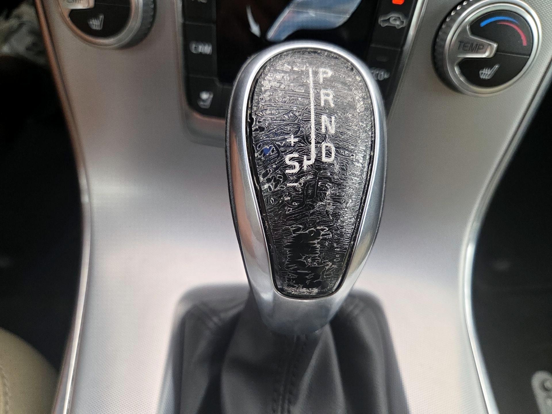 Thumbnail: 2017 Volvo V60 - 17