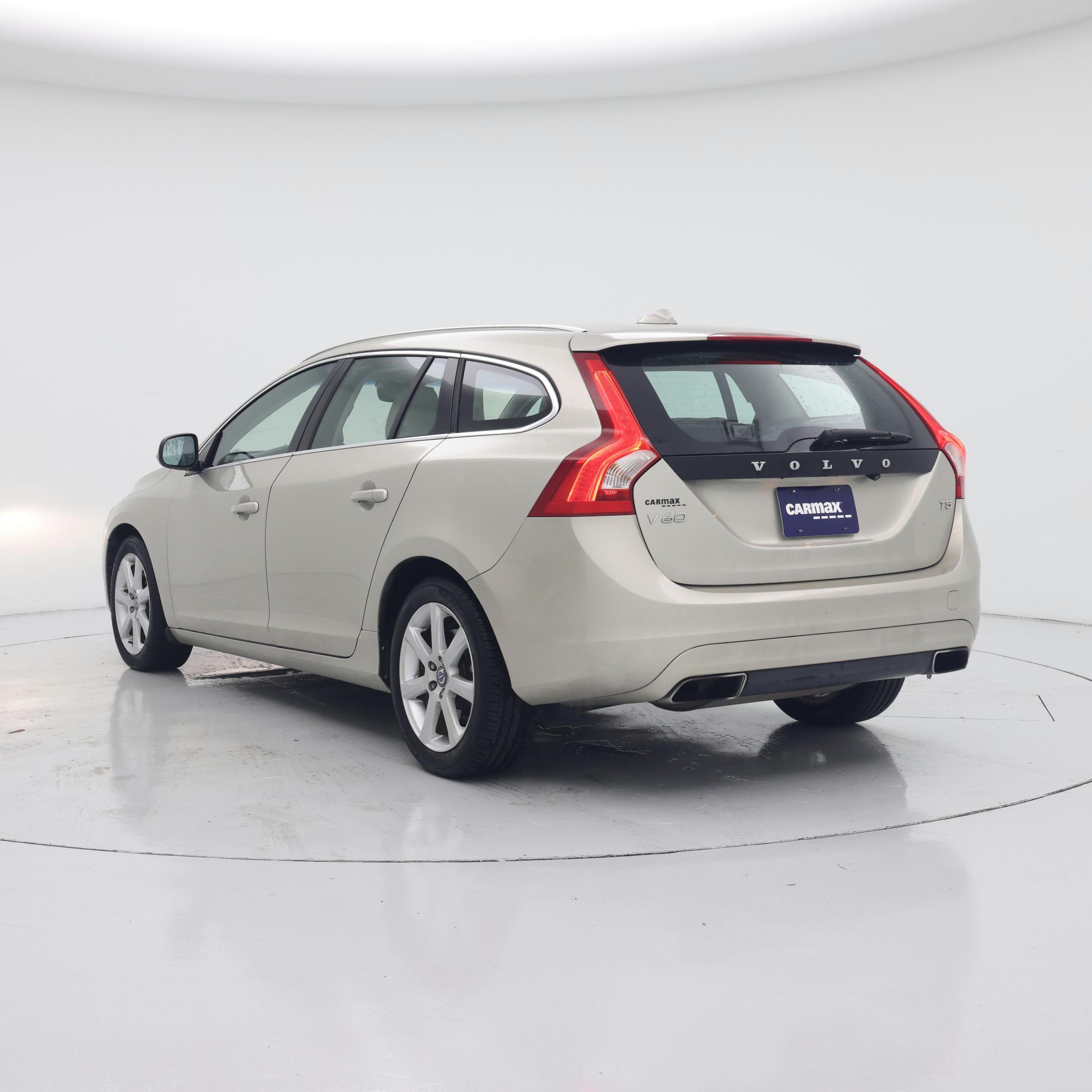 Thumbnail: 2017 Volvo V60 - 2