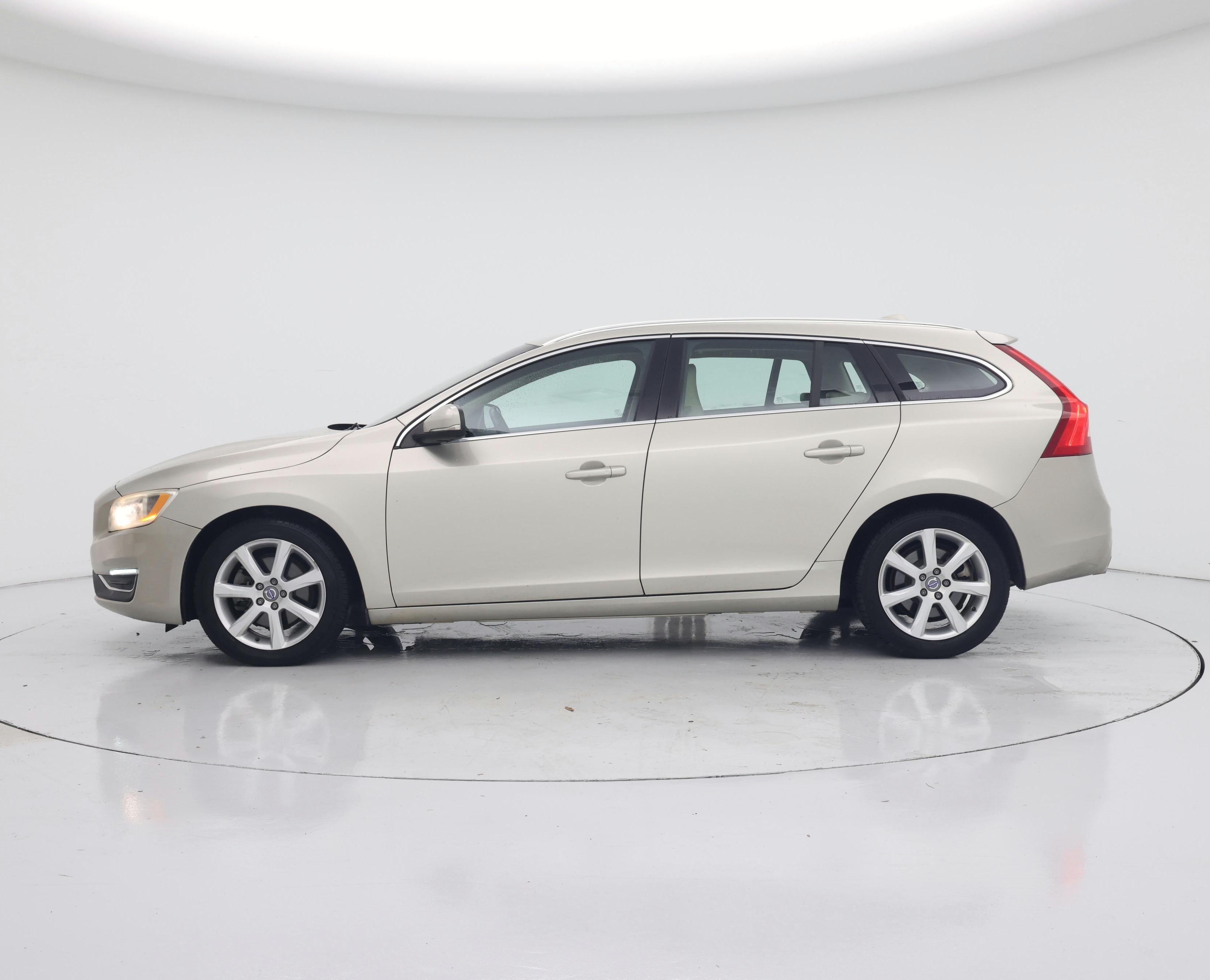 Thumbnail: 2017 Volvo V60 - 3