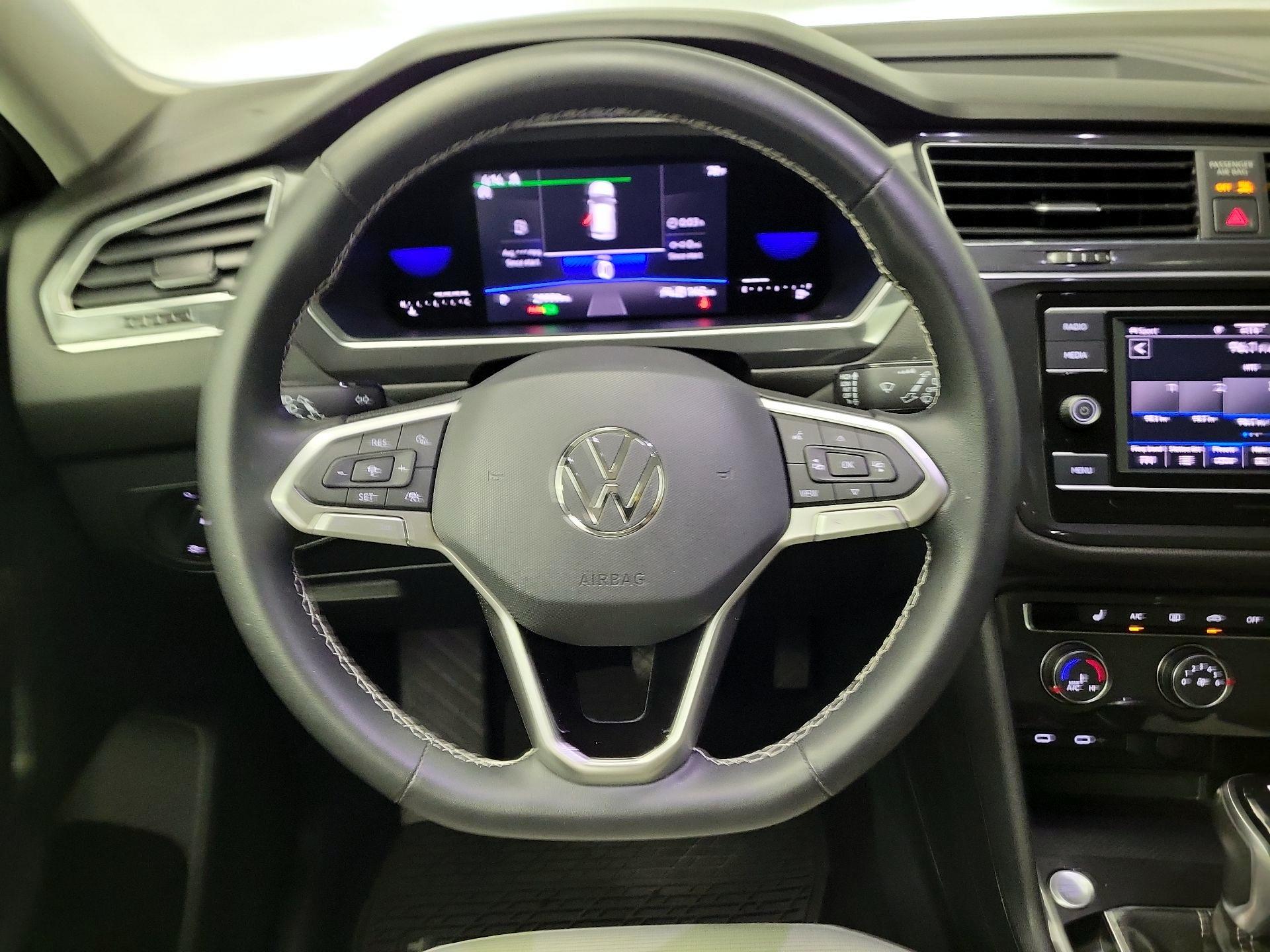 Thumbnail: 2022 Volkswagen Tiguan - 10