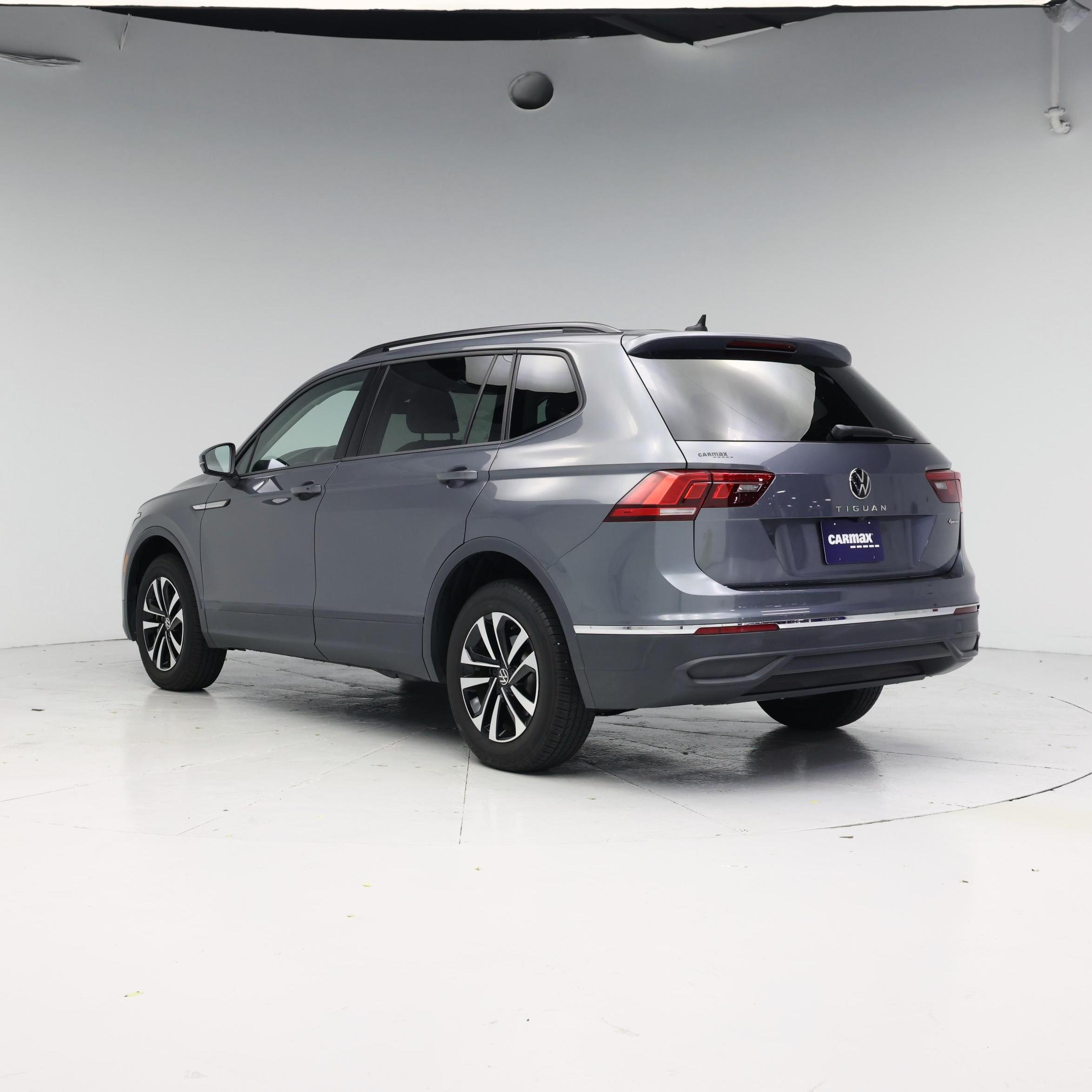 Thumbnail: 2022 Volkswagen Tiguan - 2