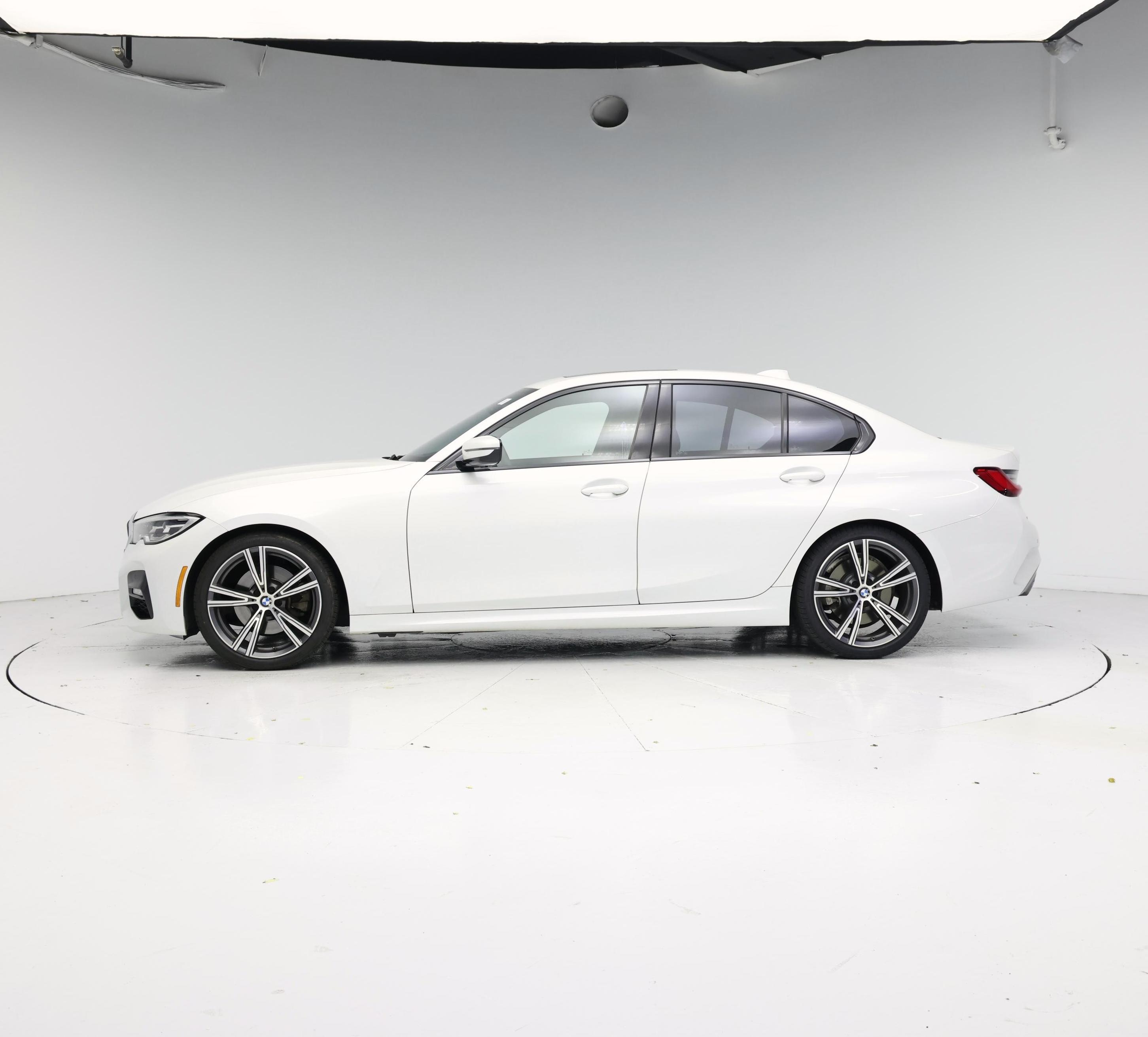 Thumbnail: 2021 BMW 3 Series - 3