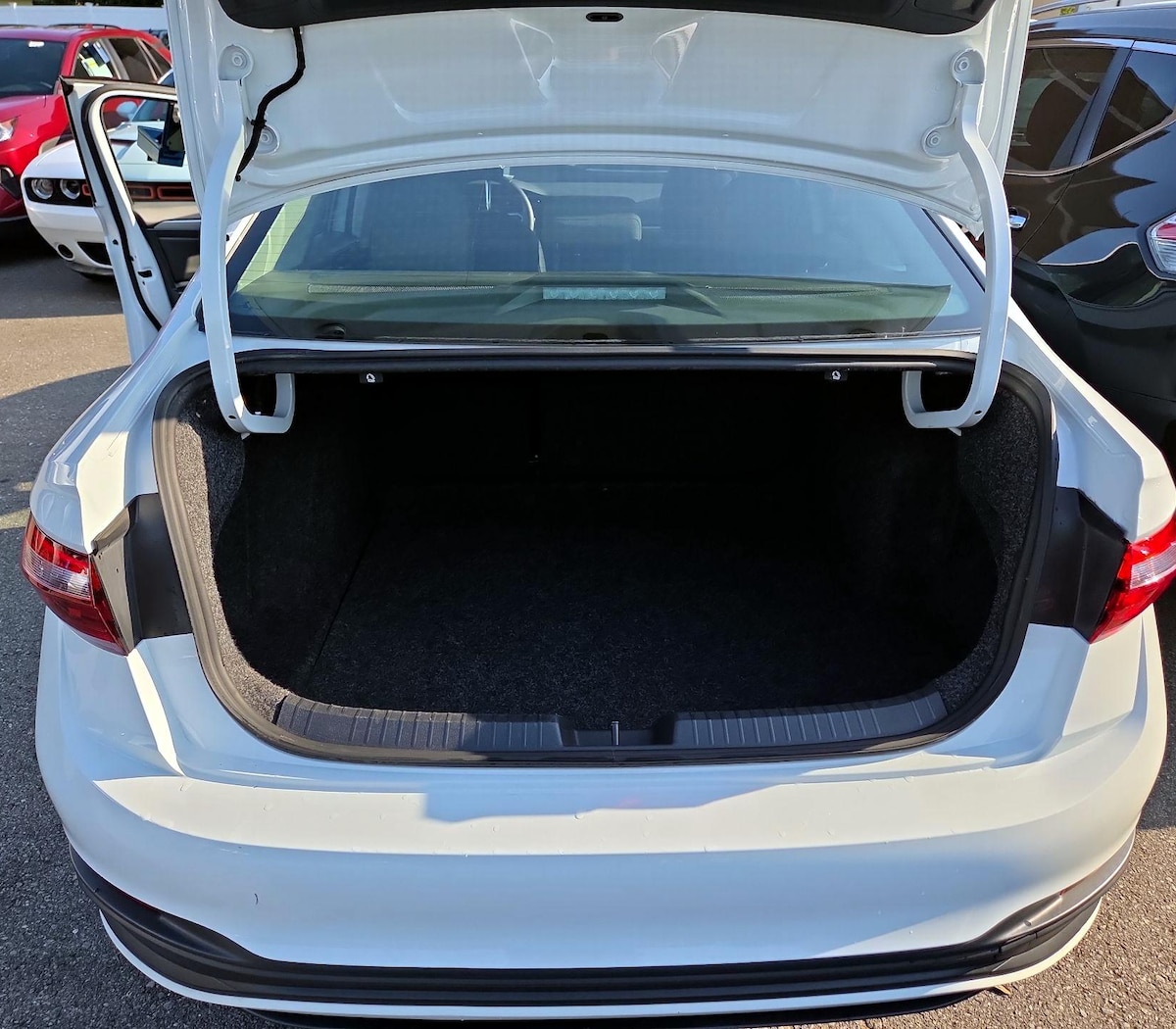 Trunk/Cargo (Seats Up)