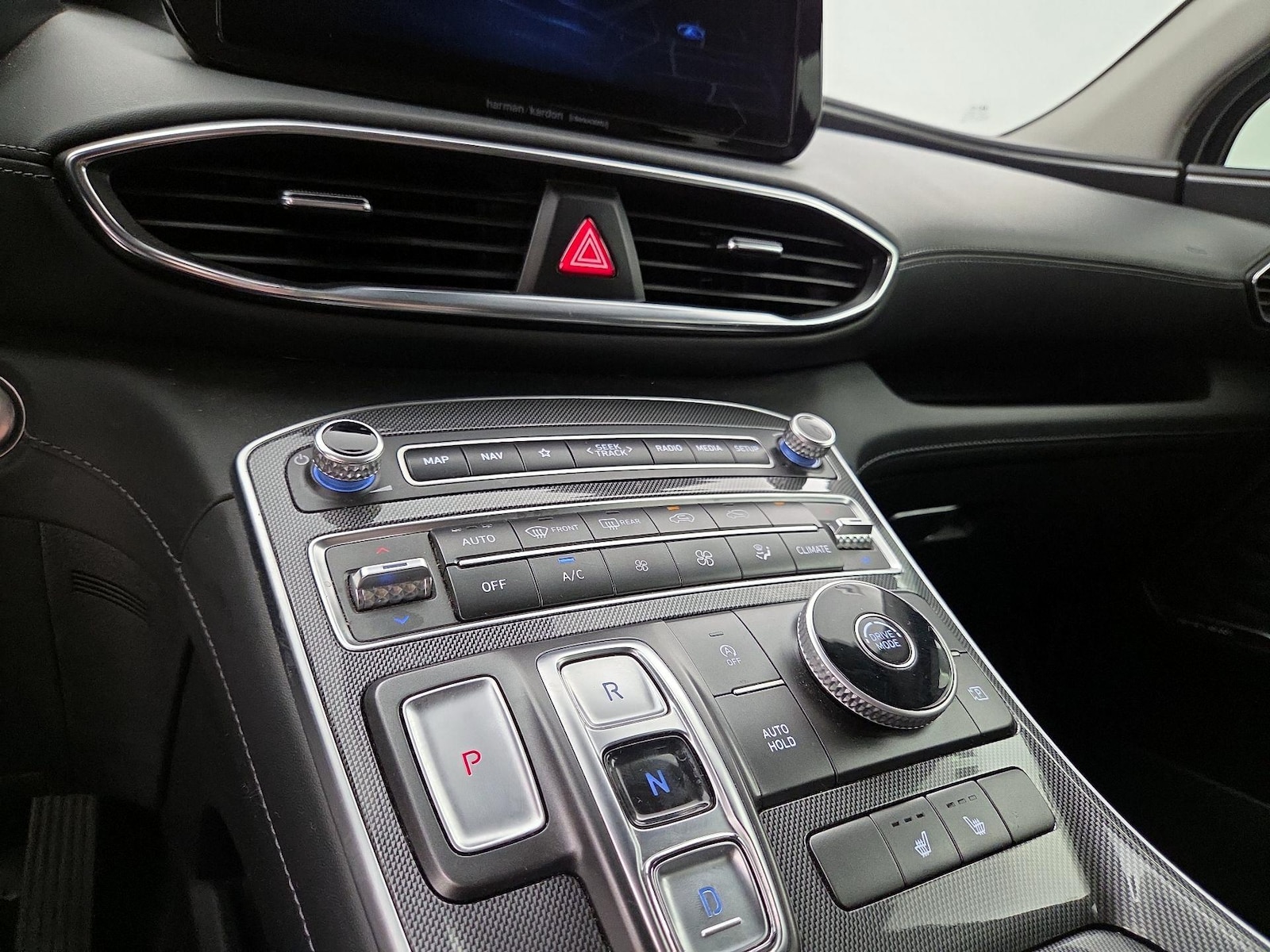 2021 Hyundai Santa Fe SEL - Photo 17