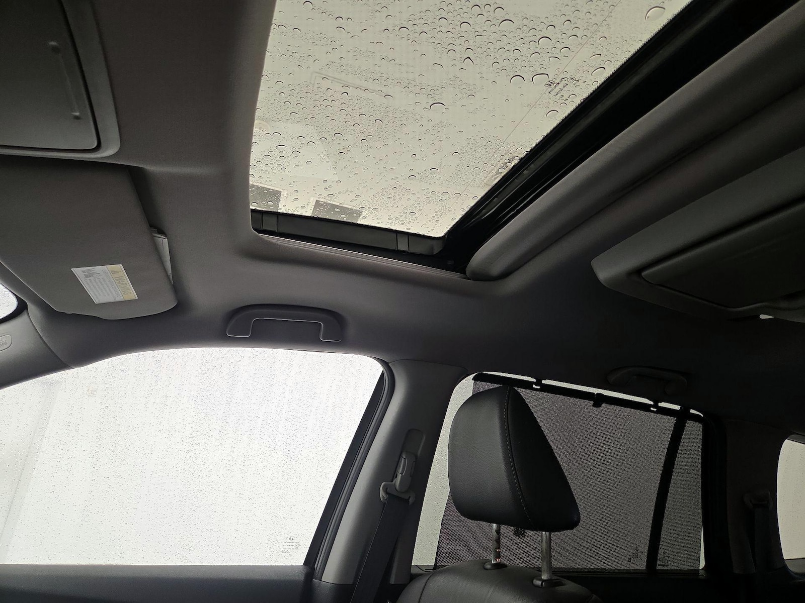 Sunroof(s) & Overhead Airbags