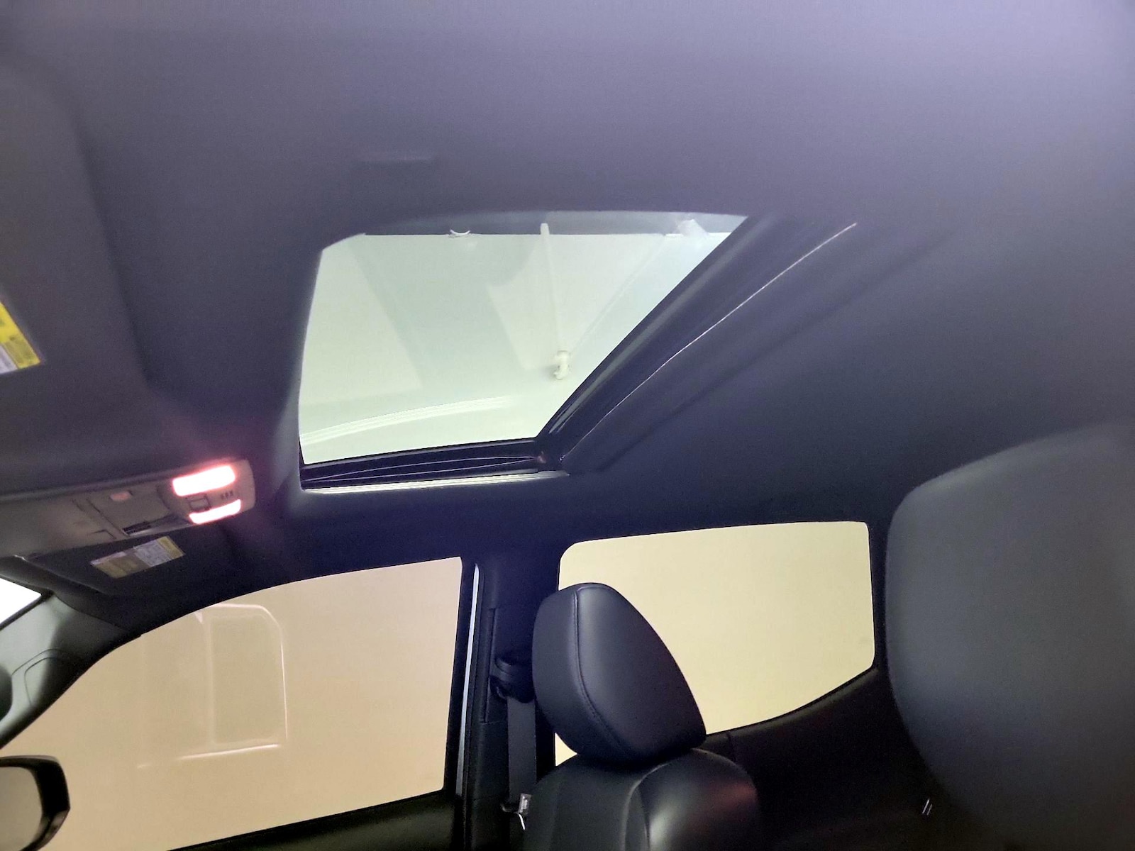 Sunroof(s) & Overhead Airbags