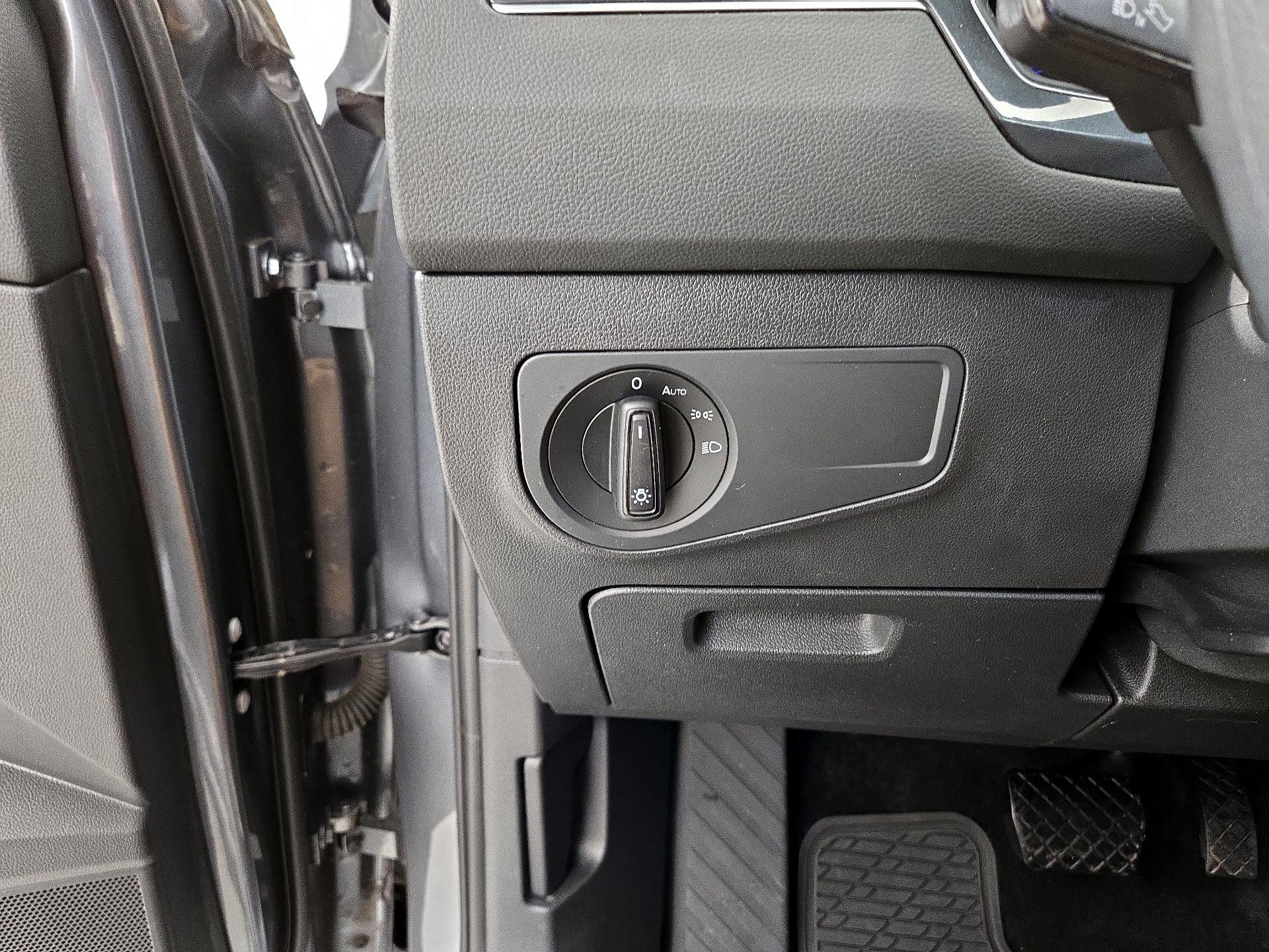 Thumbnail: 2023 Volkswagen Tiguan - 13