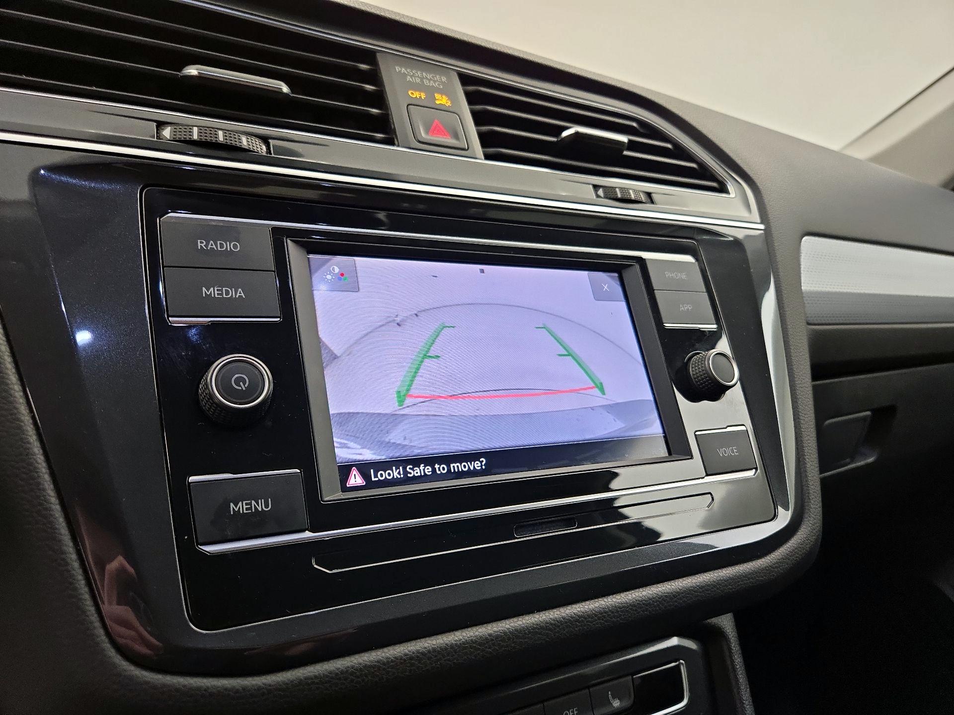 Thumbnail: 2023 Volkswagen Tiguan - 14