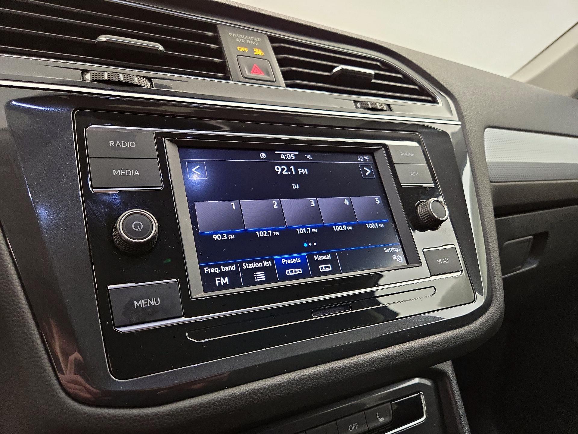 Thumbnail: 2023 Volkswagen Tiguan - 15