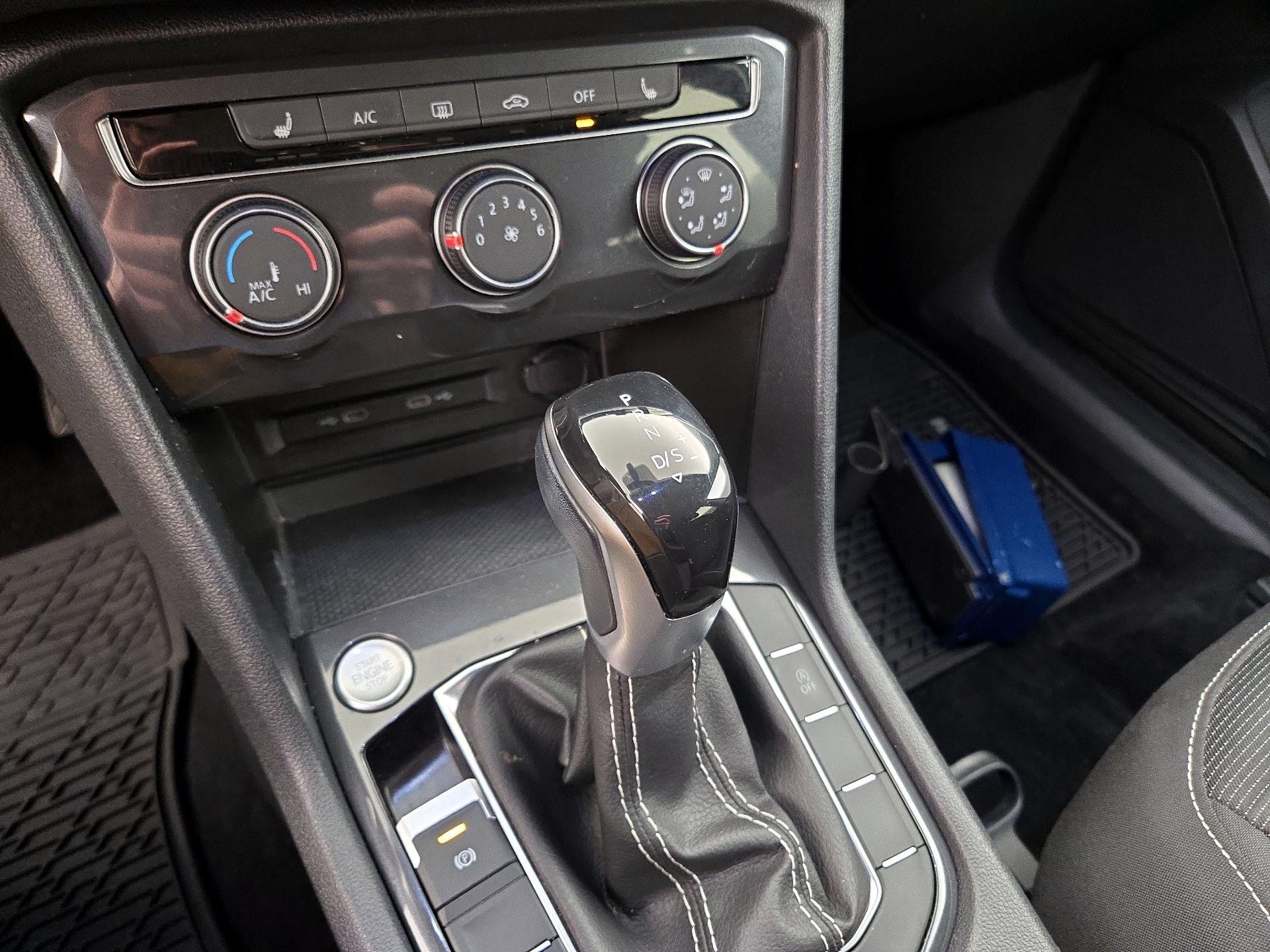 Thumbnail: 2023 Volkswagen Tiguan - 17