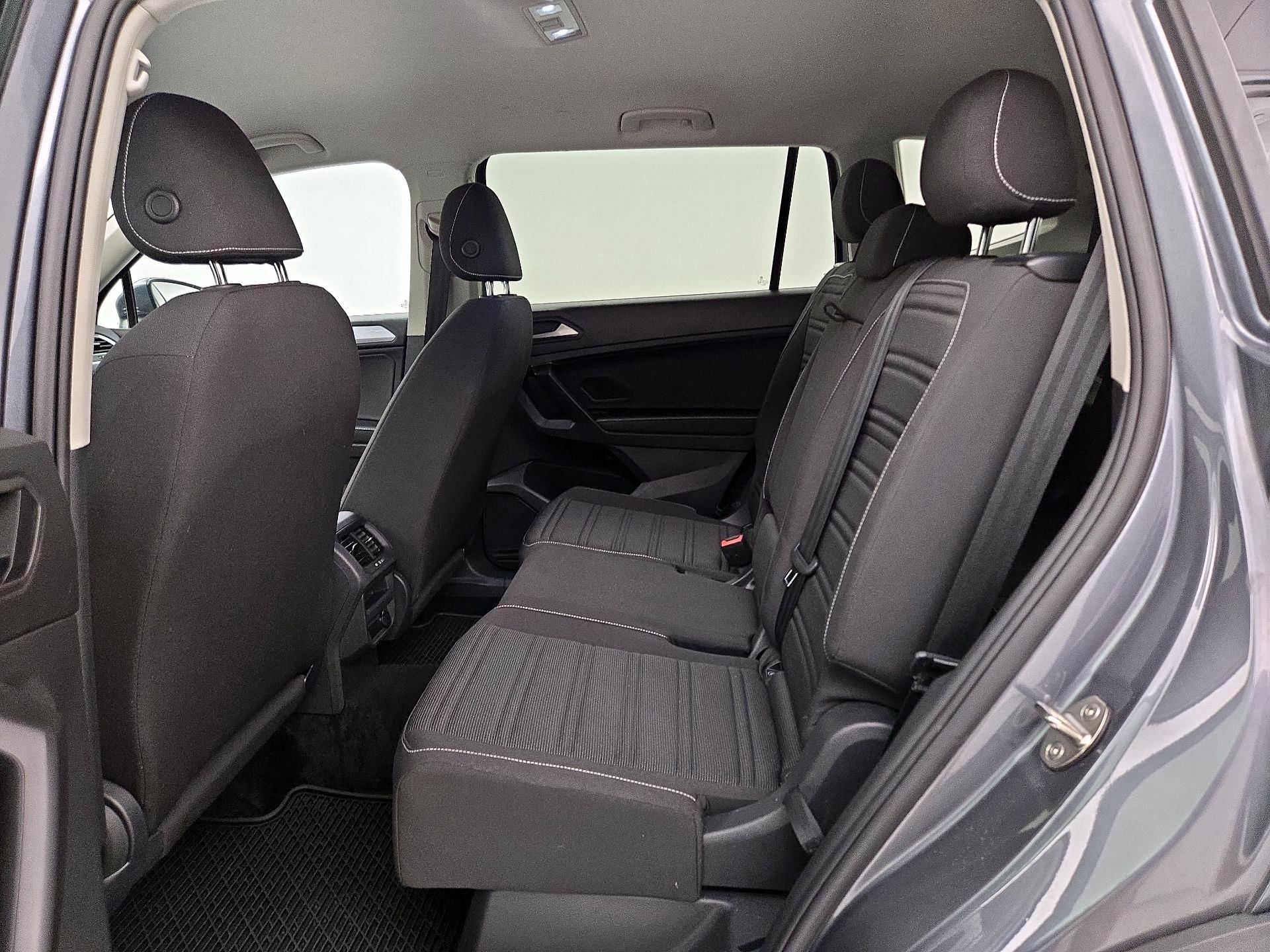 Thumbnail: 2023 Volkswagen Tiguan - 19