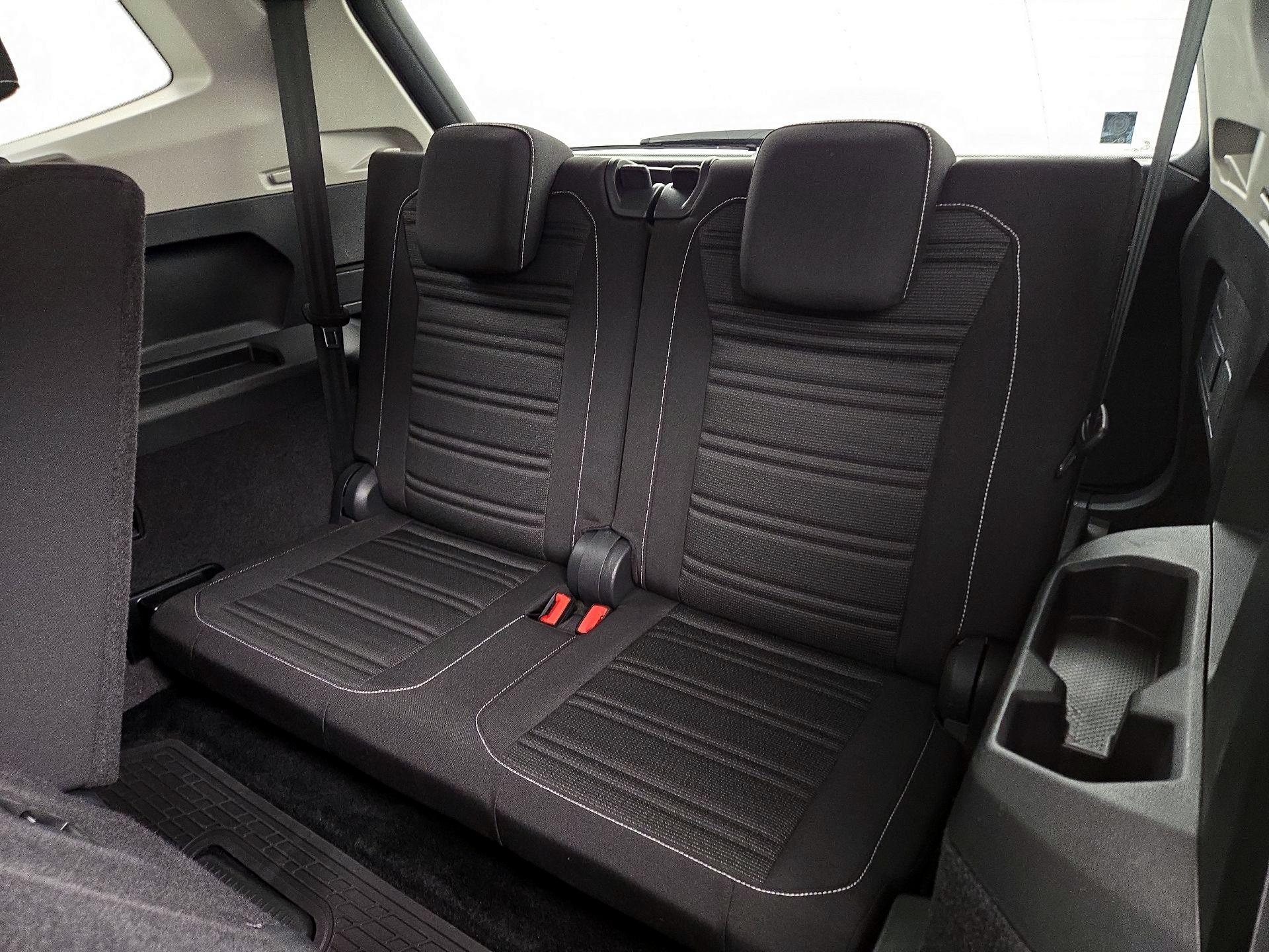 Thumbnail: 2023 Volkswagen Tiguan - 20