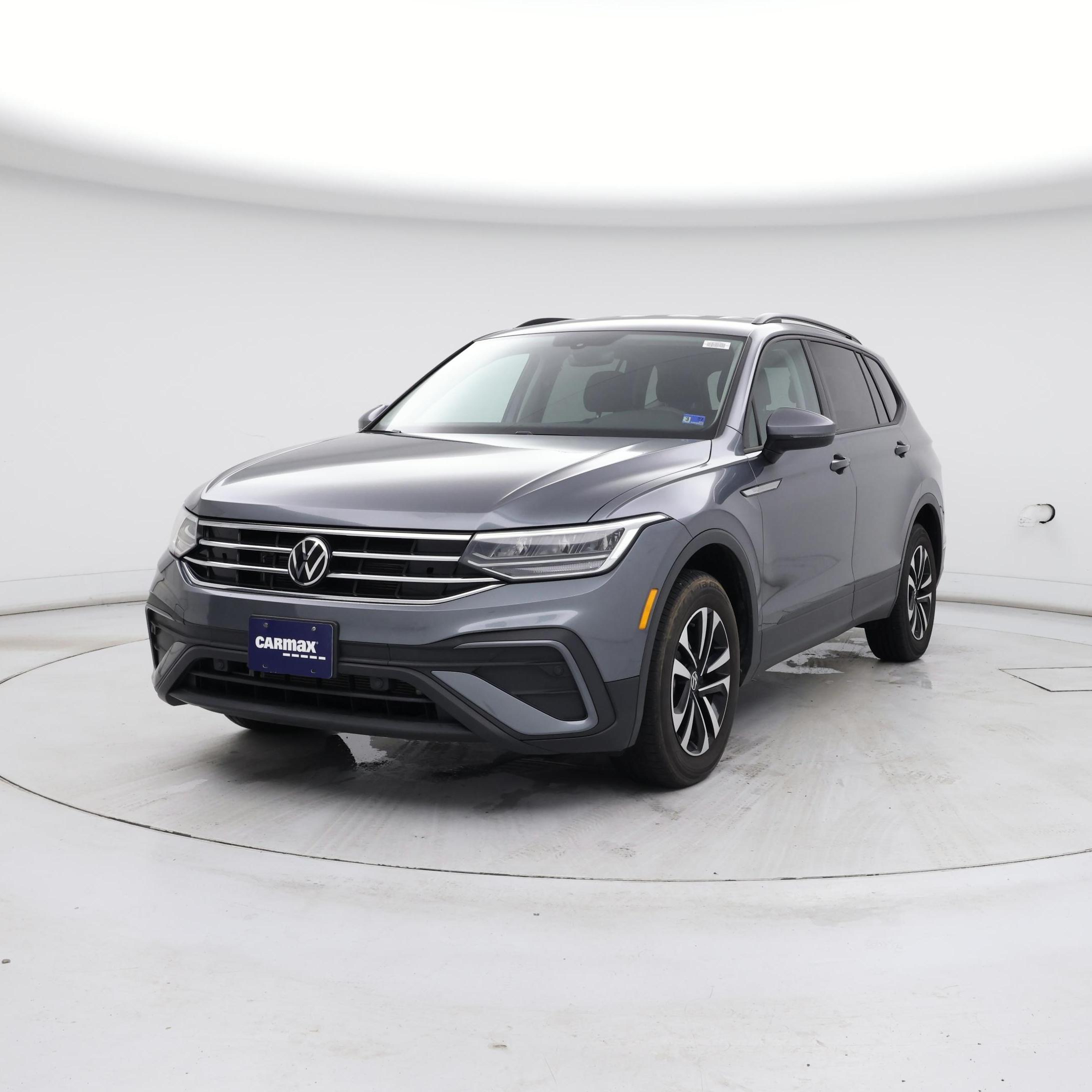 Thumbnail: 2023 Volkswagen Tiguan - 4