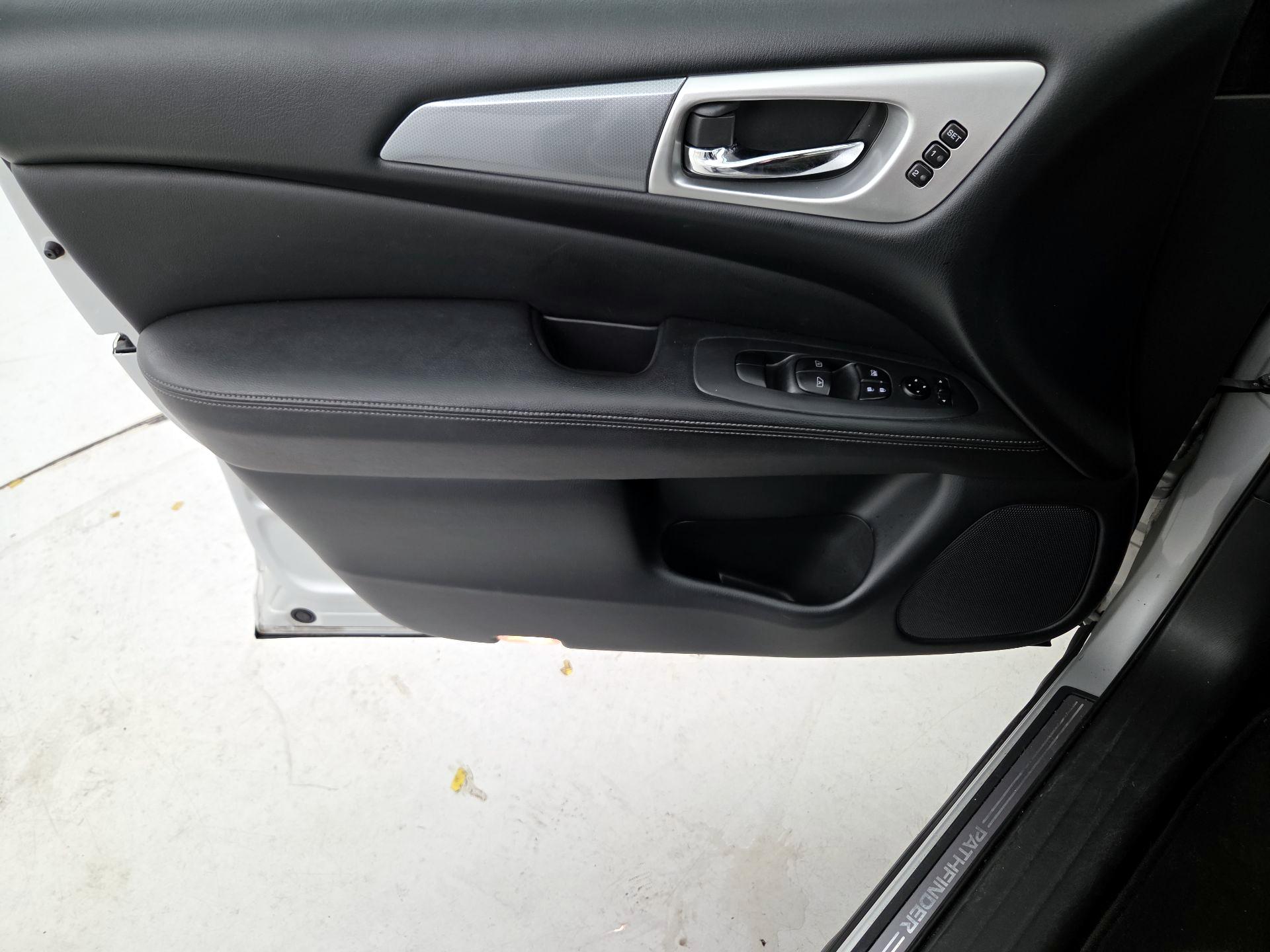 Thumbnail: 2019 Nissan Pathfinder - 12