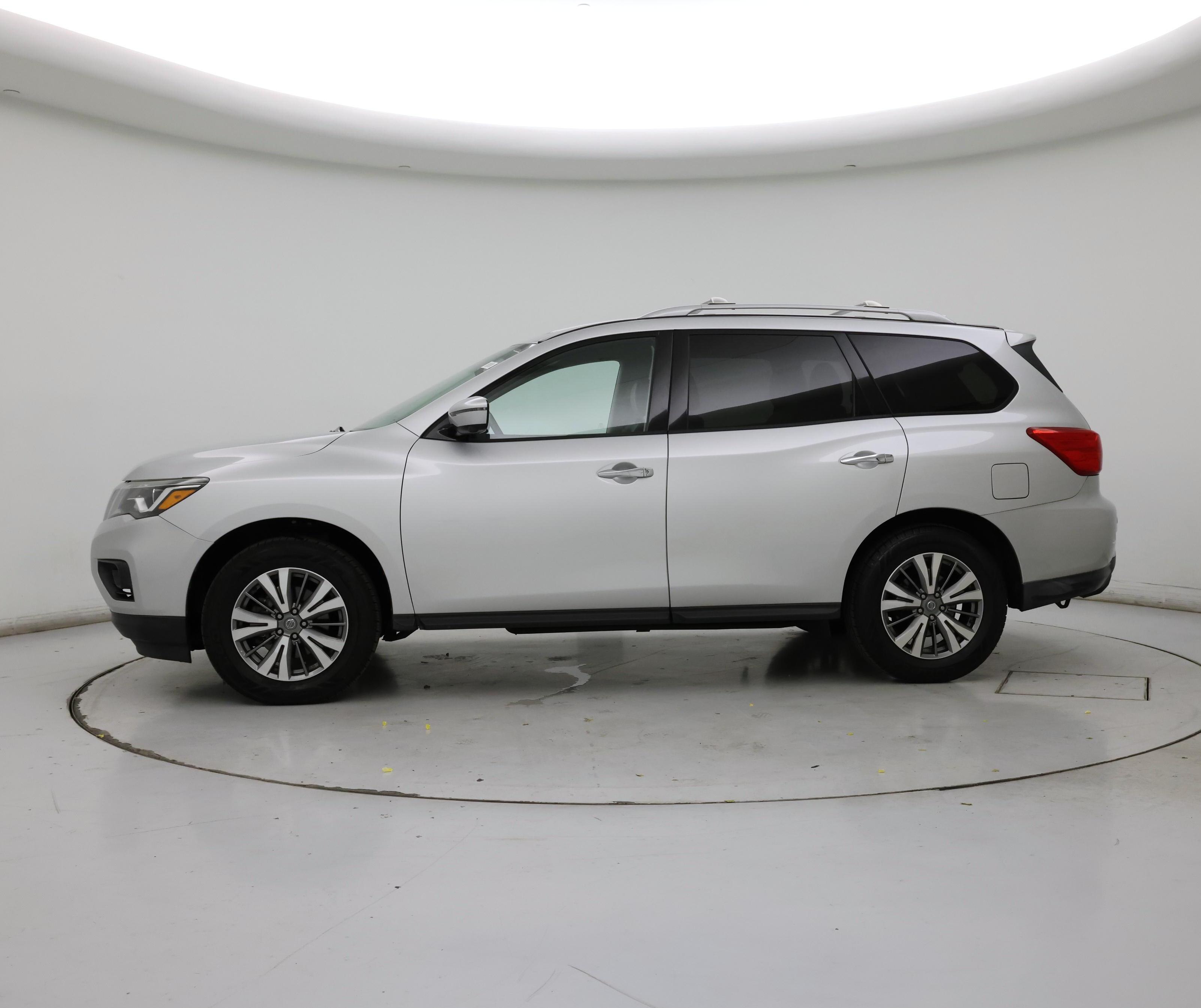 Thumbnail: 2019 Nissan Pathfinder - 3