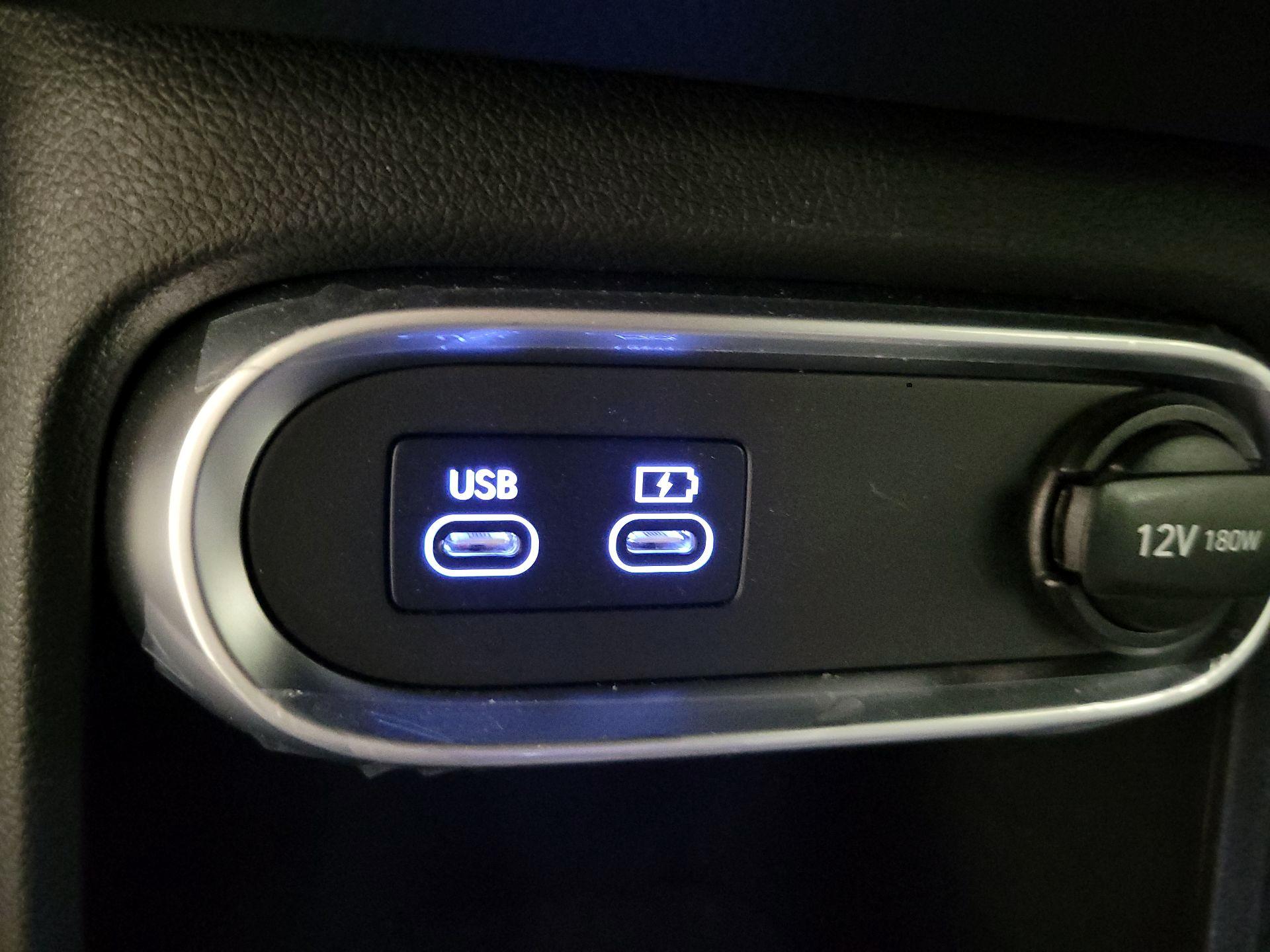 Thumbnail: 2025 Genesis GV60 - 17