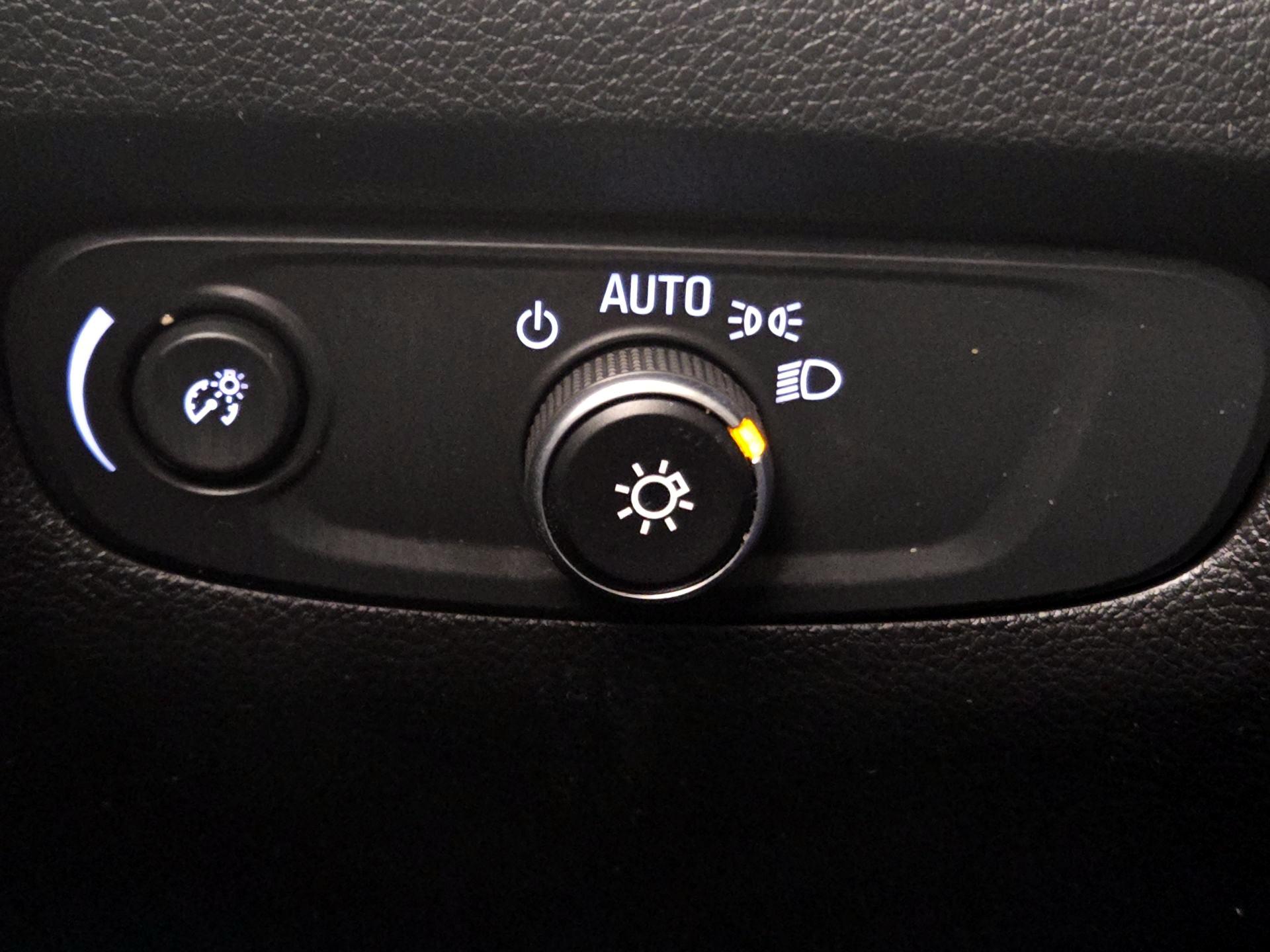 Thumbnail: 2020 Chevrolet Traverse - 13