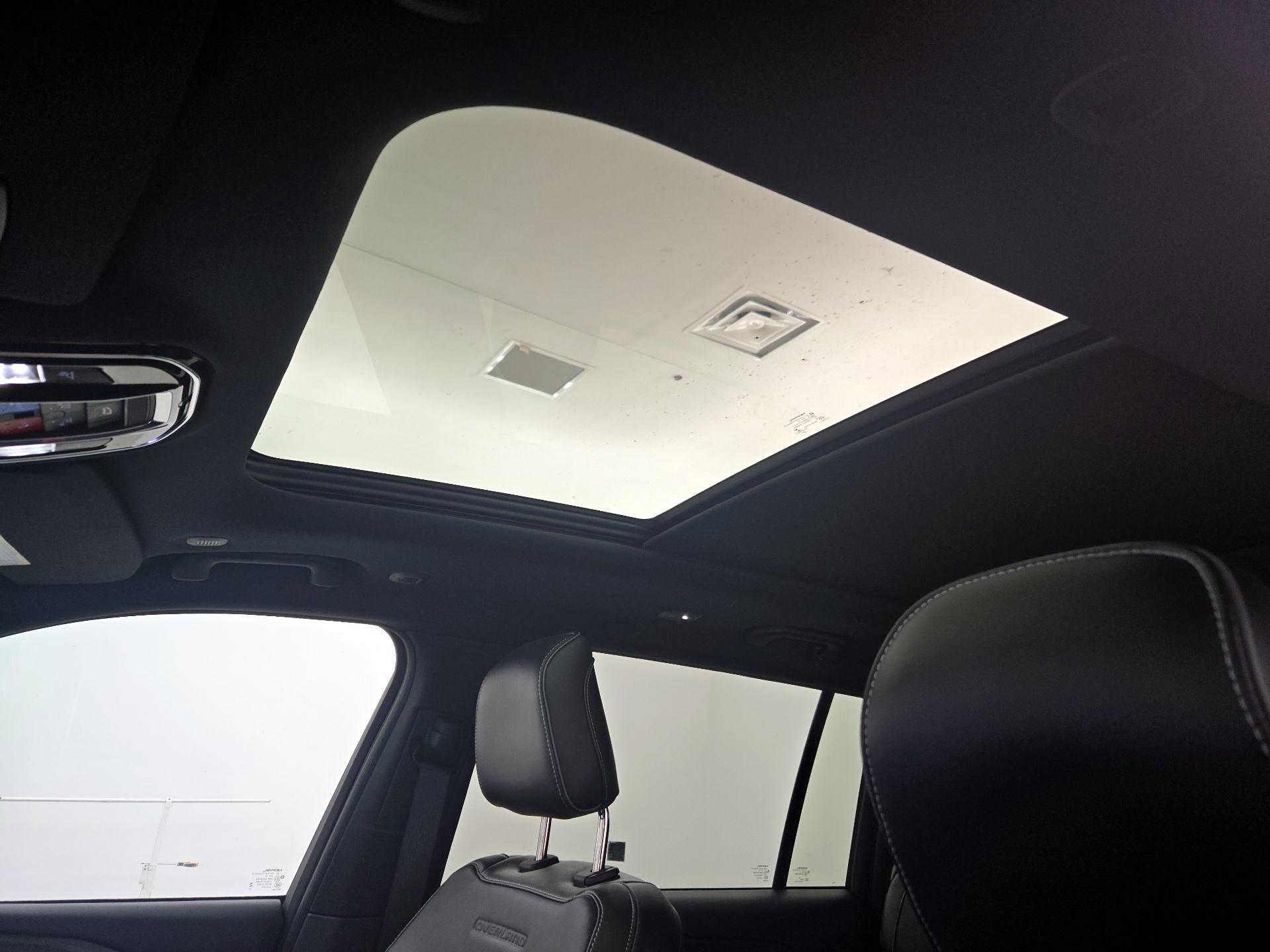 Thumbnail: 2023 Jeep Grand Cherokee L - 19