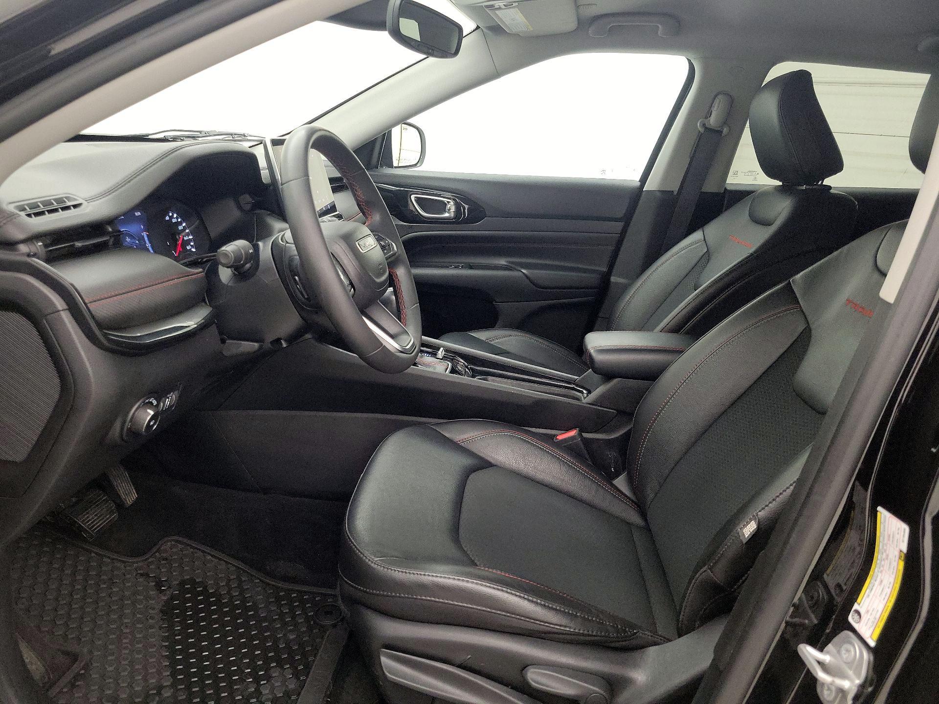 Thumbnail: 2022 Jeep Compass - 11