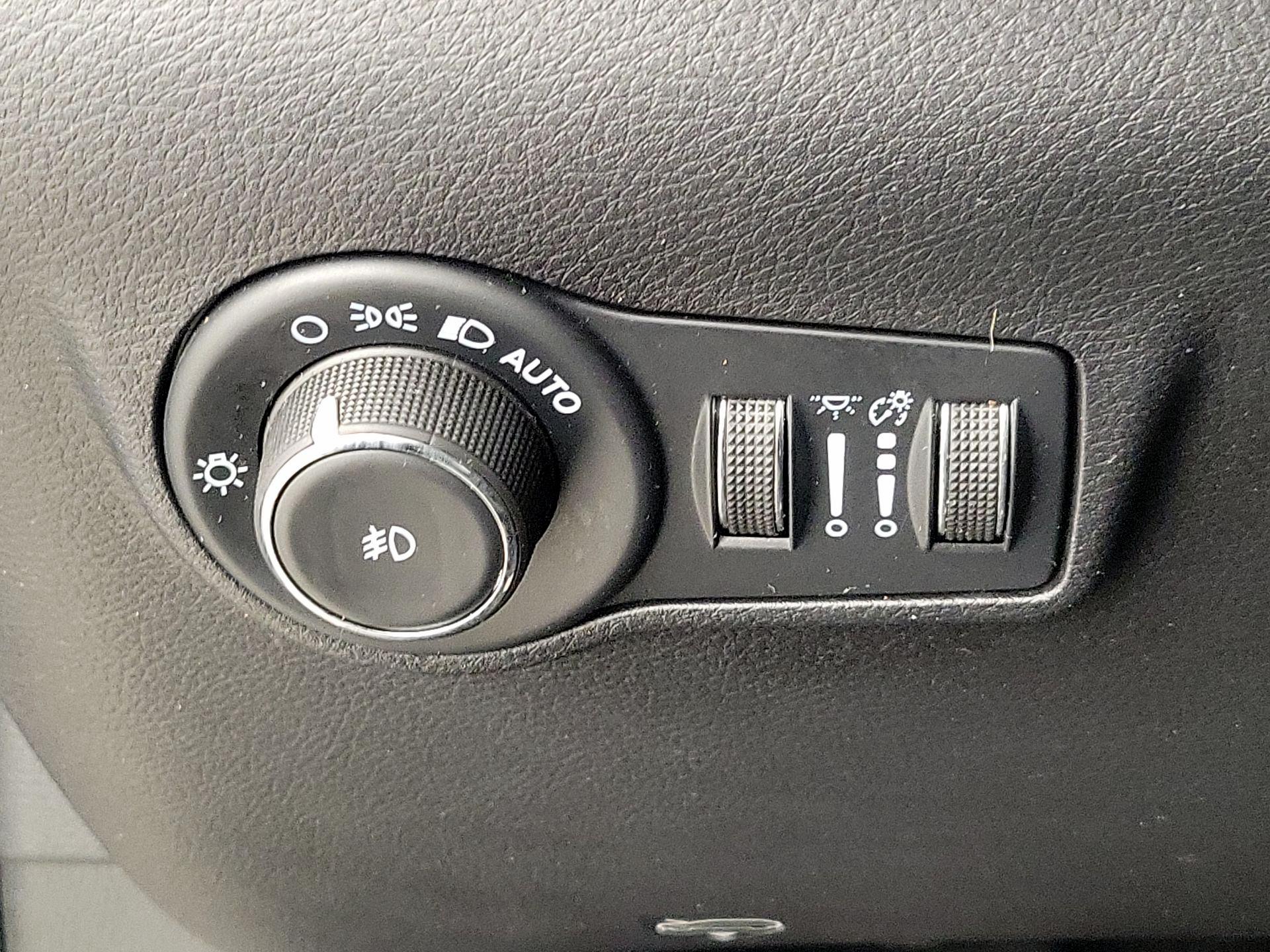 Thumbnail: 2022 Jeep Compass - 13