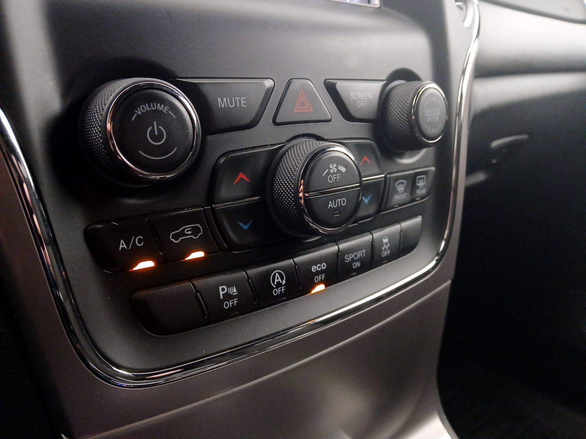 Thumbnail: 2021 Jeep Grand Cherokee - 16