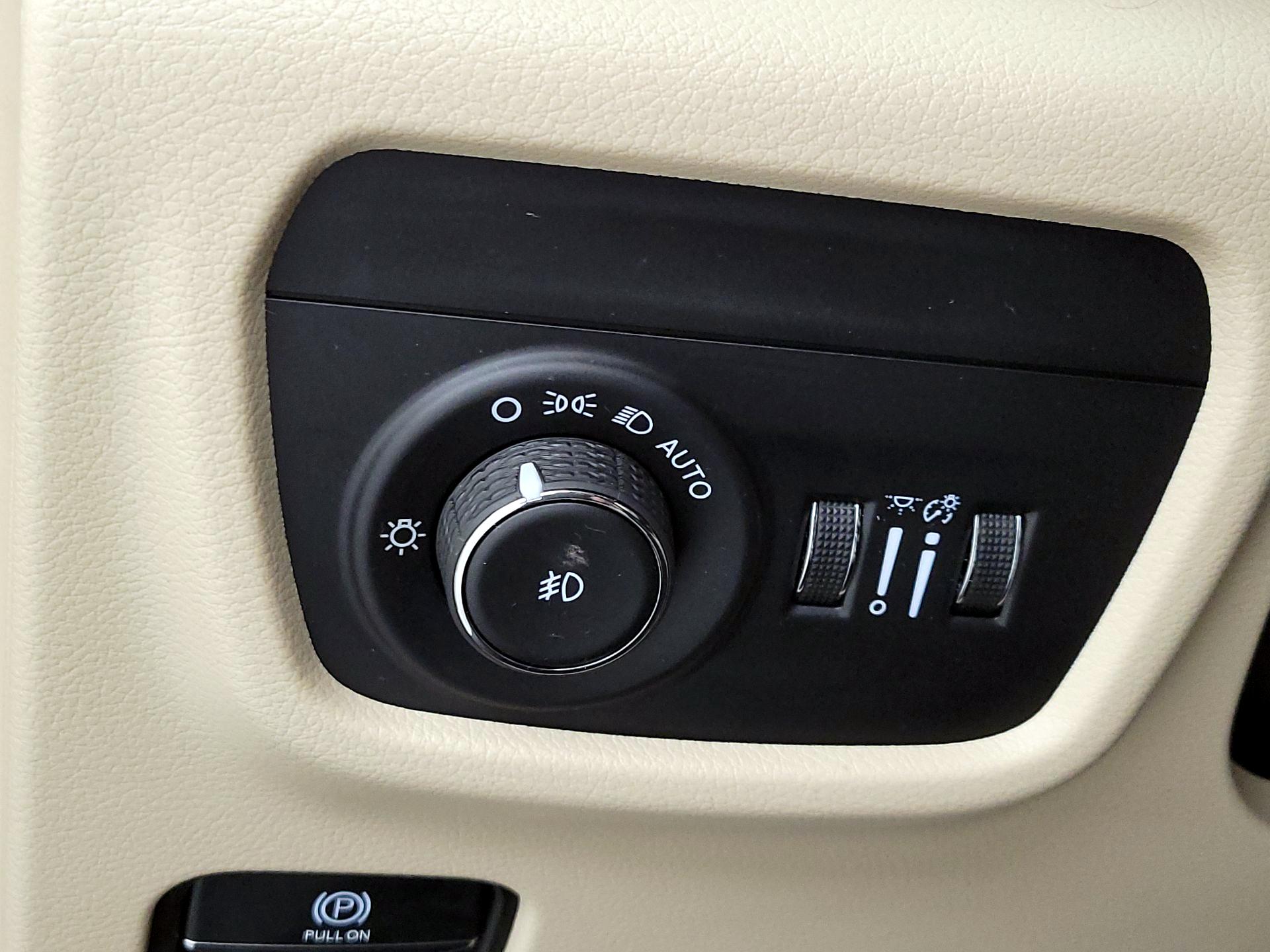 Thumbnail: 2022 Jeep Grand Cherokee - 13