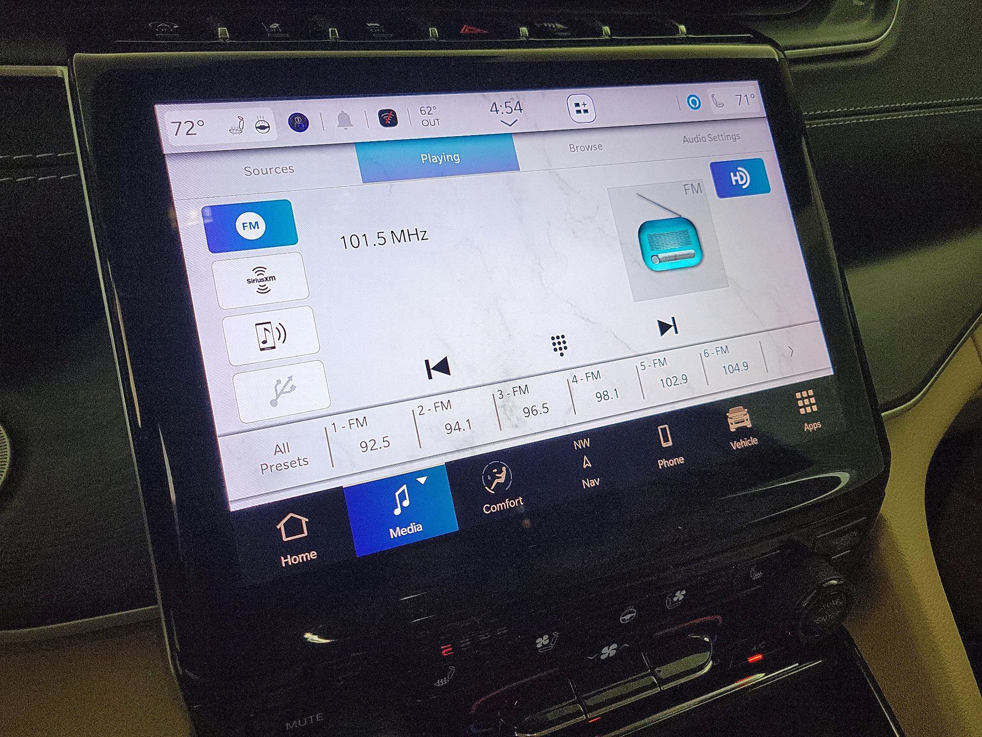 Thumbnail: 2022 Jeep Grand Cherokee - 16