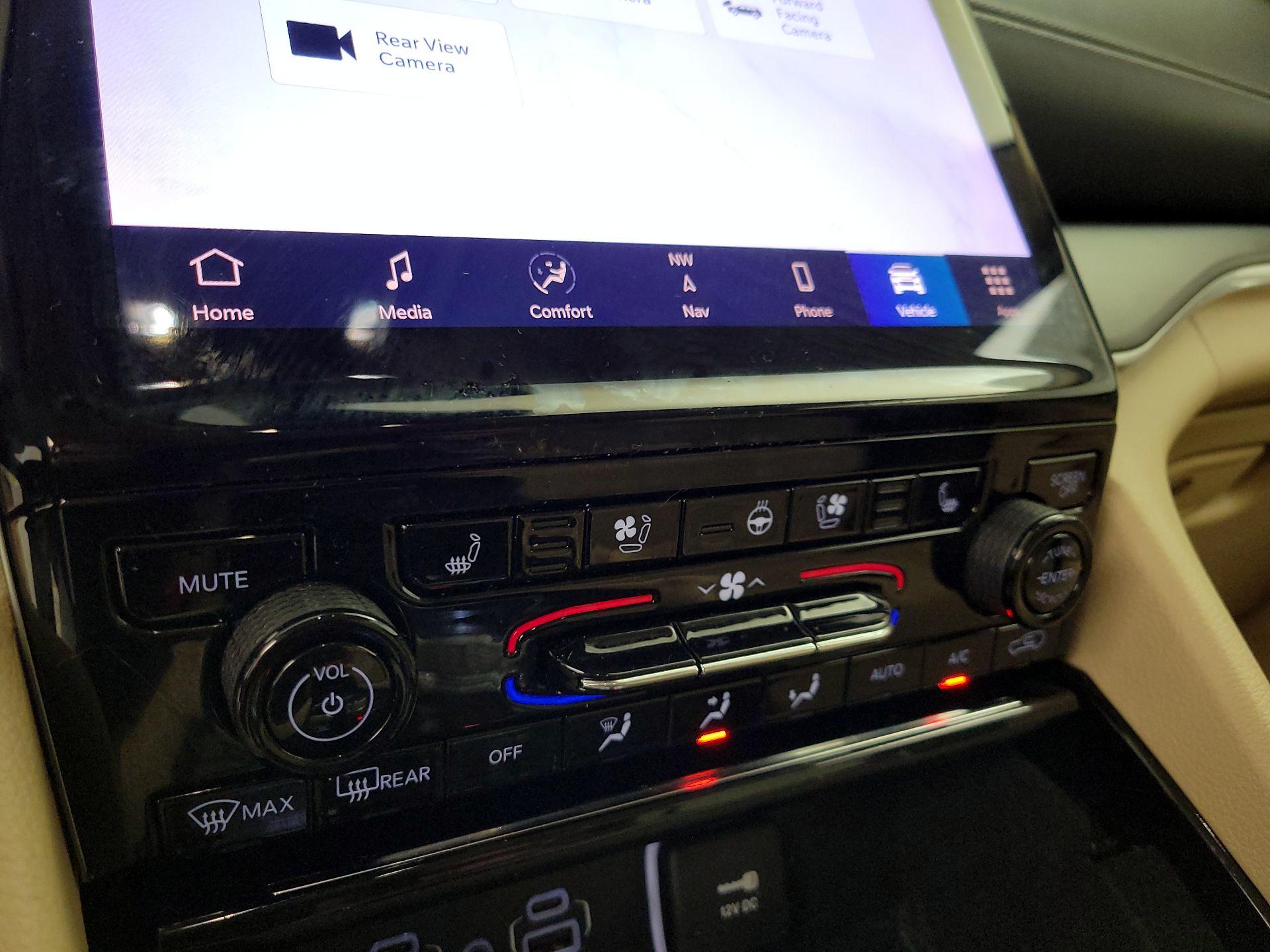 Thumbnail: 2022 Jeep Grand Cherokee - 17