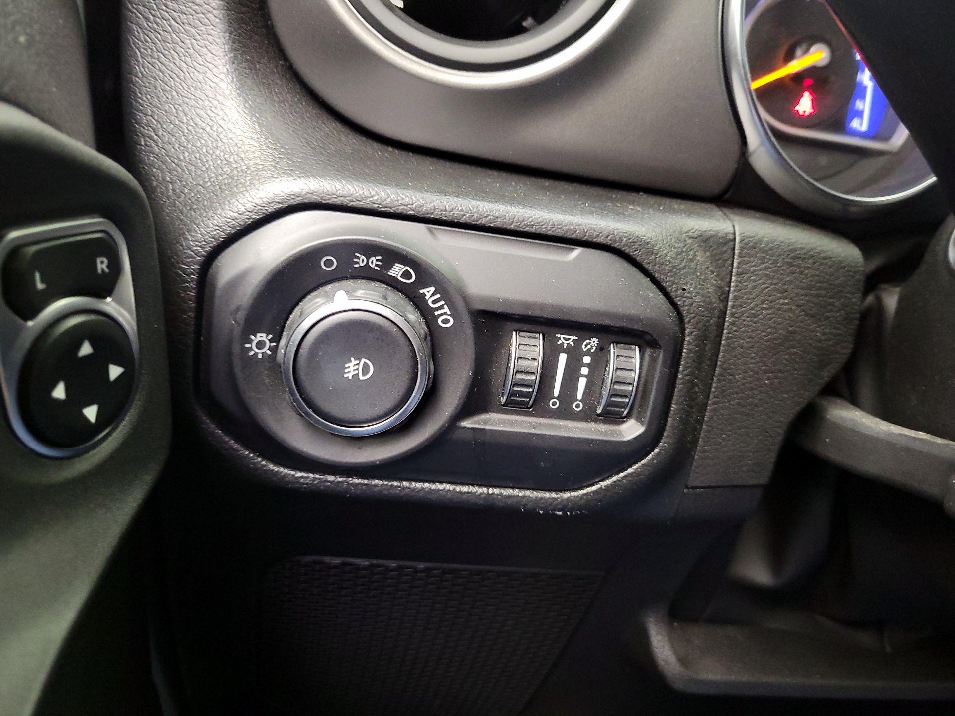 Thumbnail: 2022 Jeep Wrangler - 11