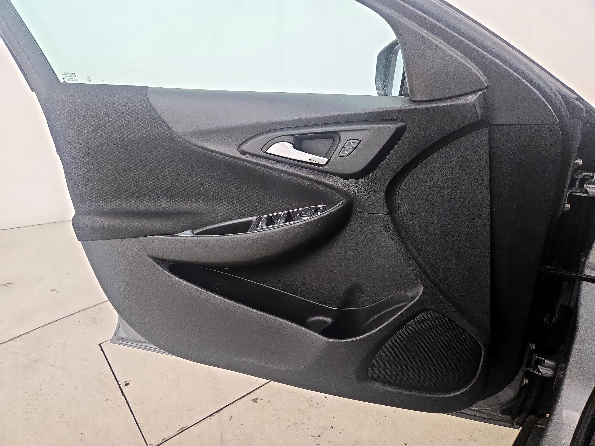 Thumbnail: 2023 Chevrolet Malibu - 12