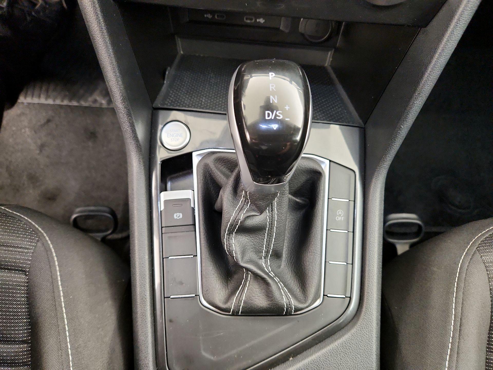 Thumbnail: 2024 Volkswagen Tiguan - 17