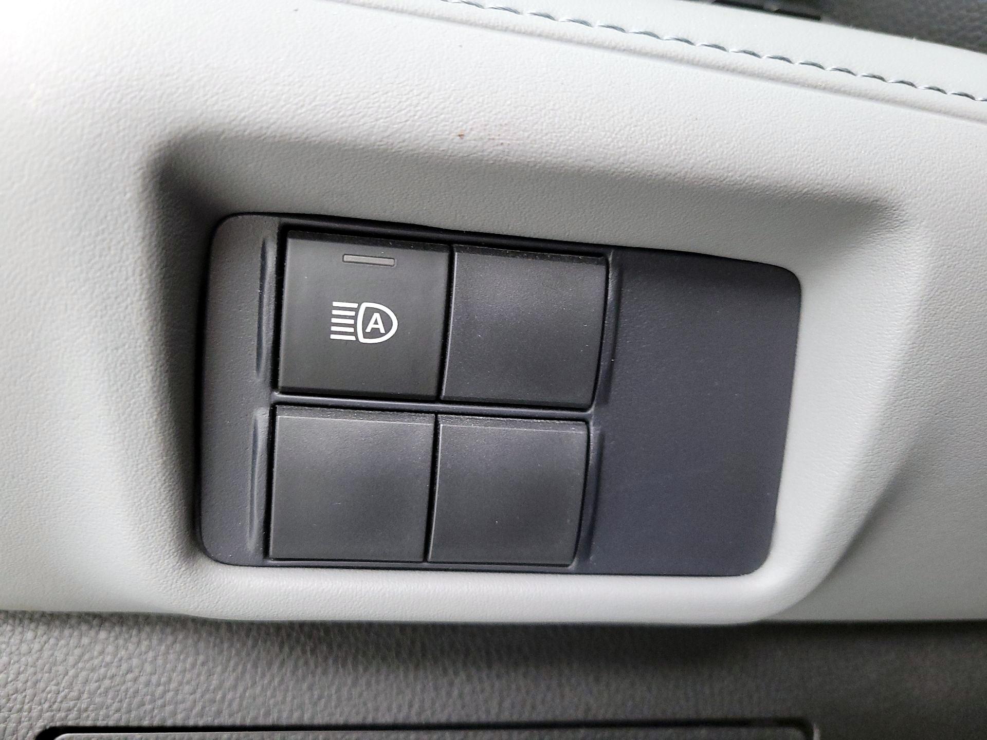 Thumbnail: 2021 Toyota Highlander - 13