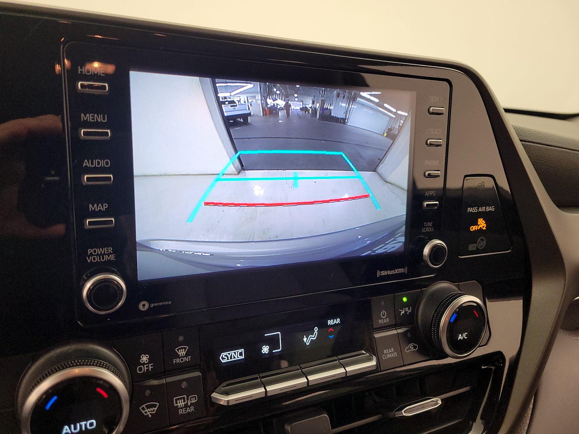 Thumbnail: 2021 Toyota Highlander - 15