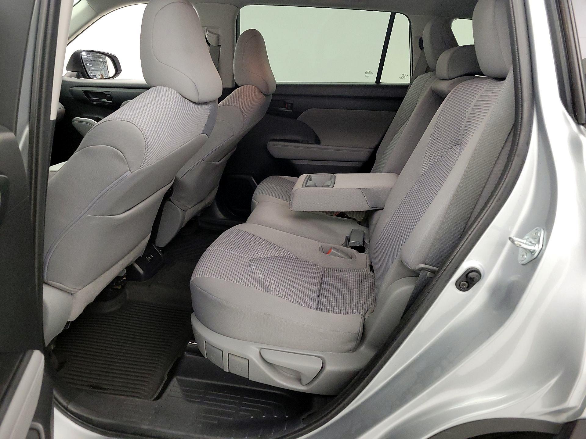 Thumbnail: 2021 Toyota Highlander - 20