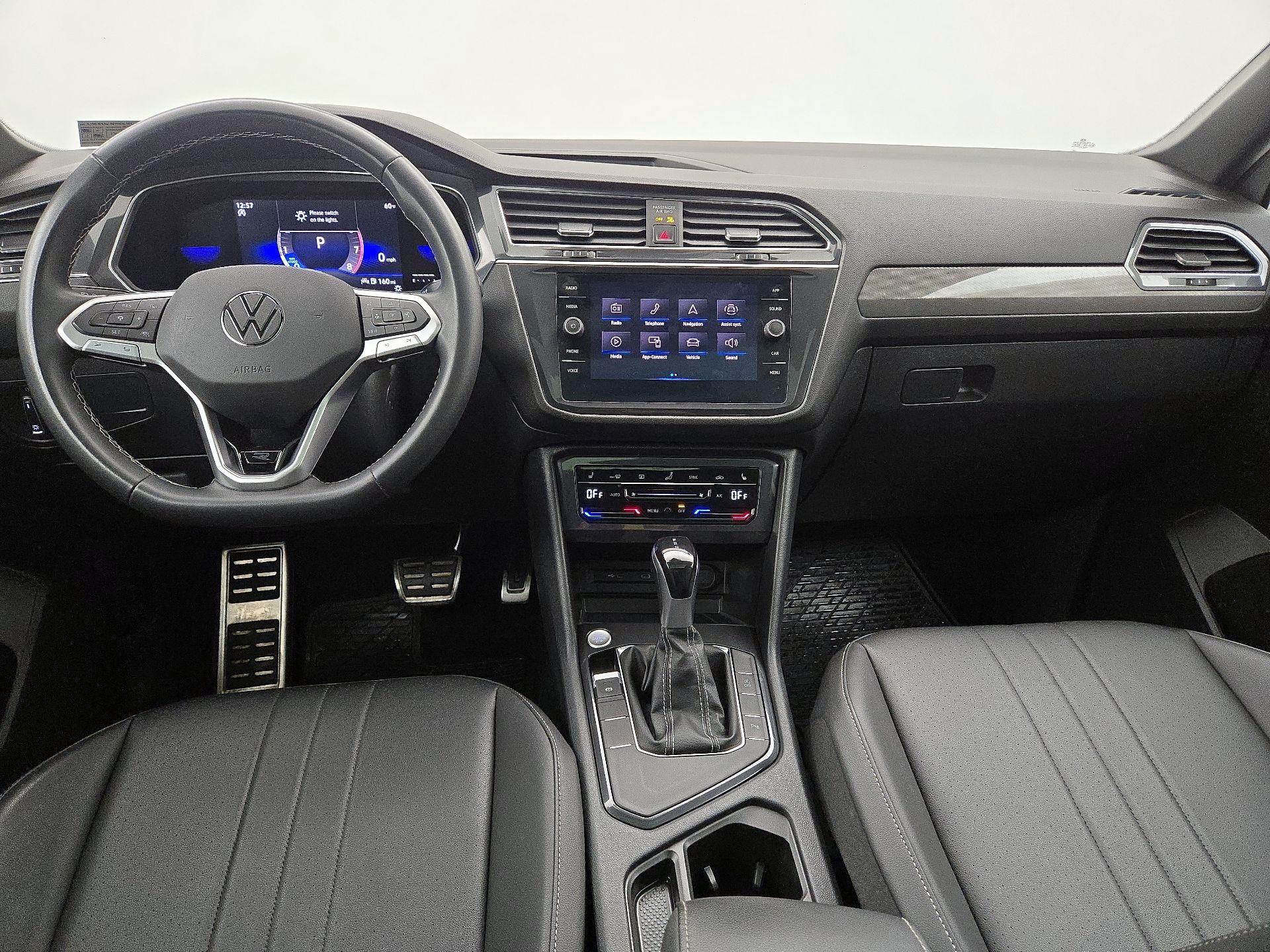 Thumbnail: 2023 Volkswagen Tiguan - 9