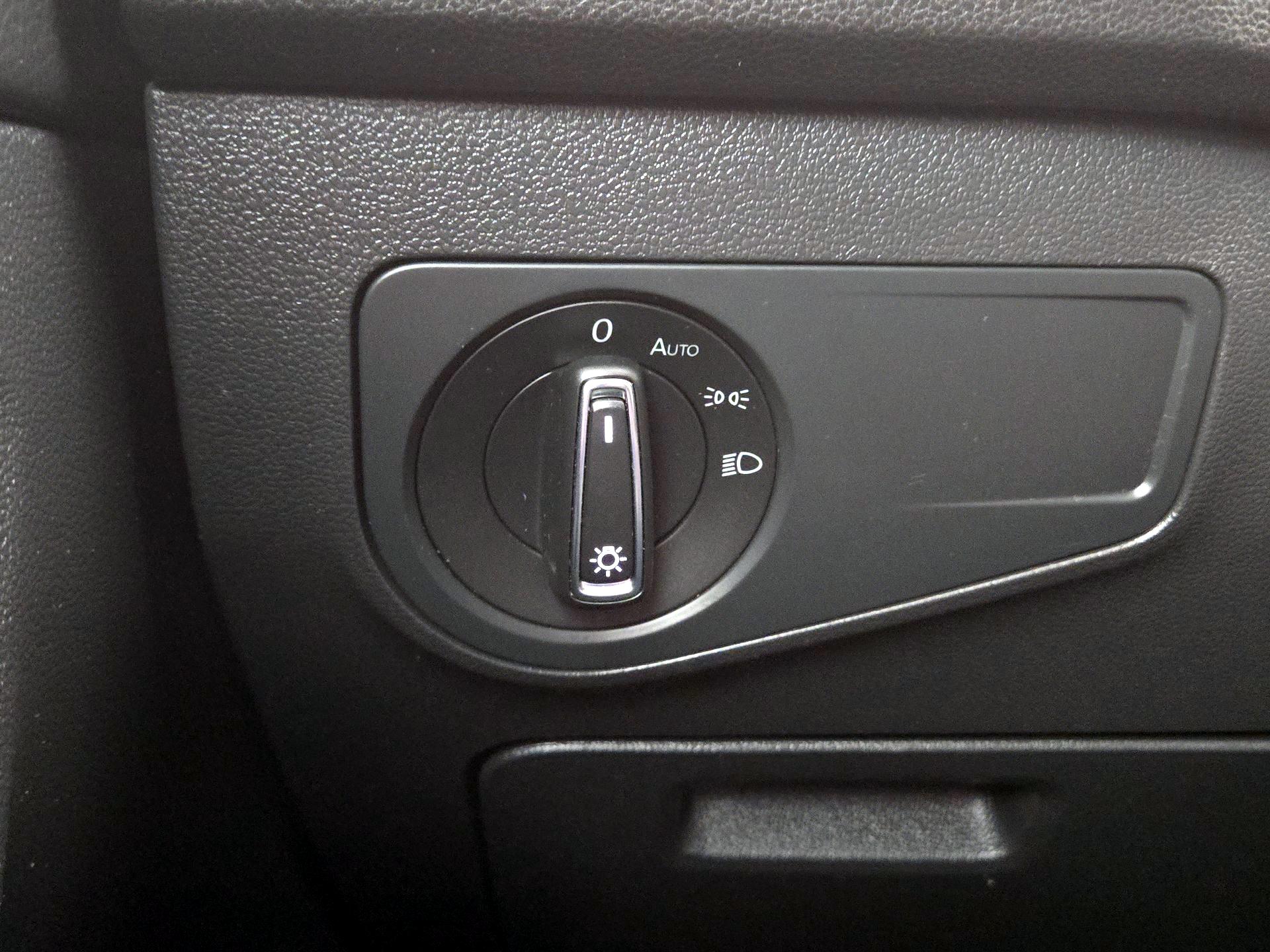 Thumbnail: 2023 Volkswagen Tiguan - 13