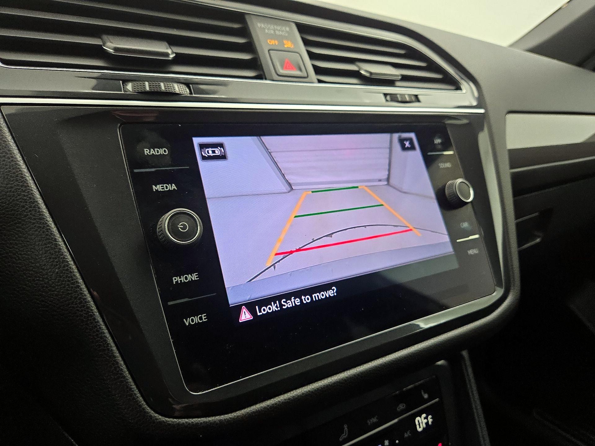 Thumbnail: 2023 Volkswagen Tiguan - 14