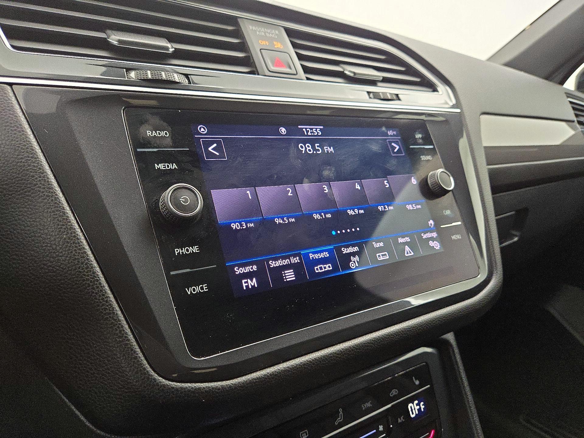 Thumbnail: 2023 Volkswagen Tiguan - 15