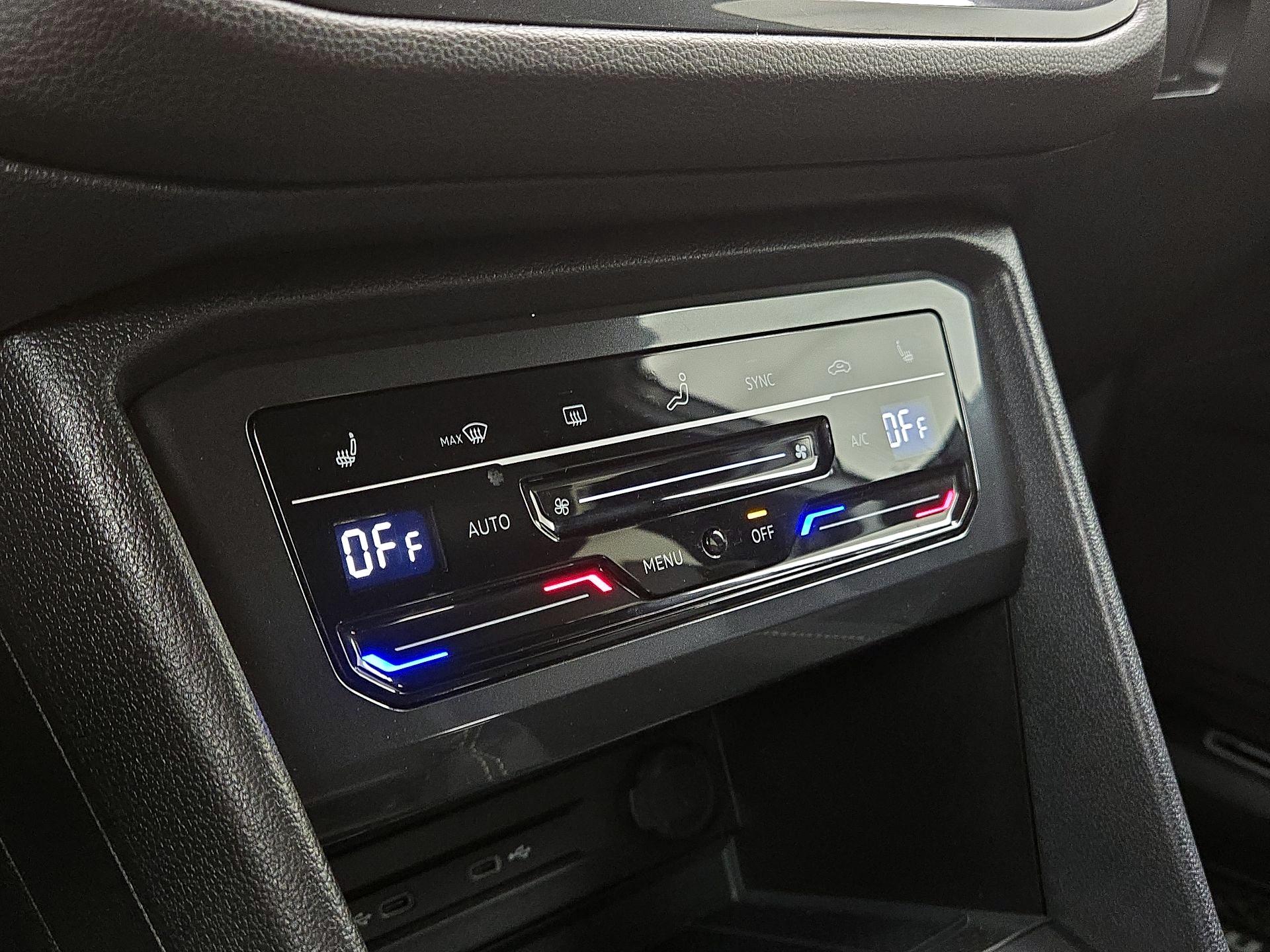 Thumbnail: 2023 Volkswagen Tiguan - 16